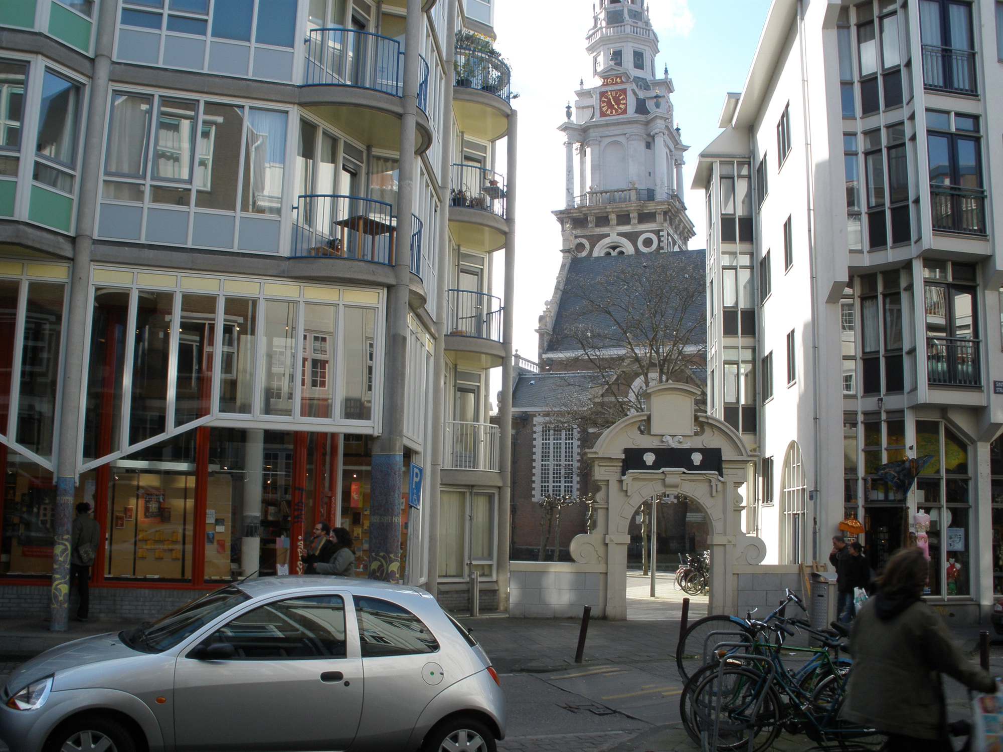 Sint Antoniesbreestraat, Amsterdam, looking towards the Zuiderkerk church and Zuiderkerkhof churchyard