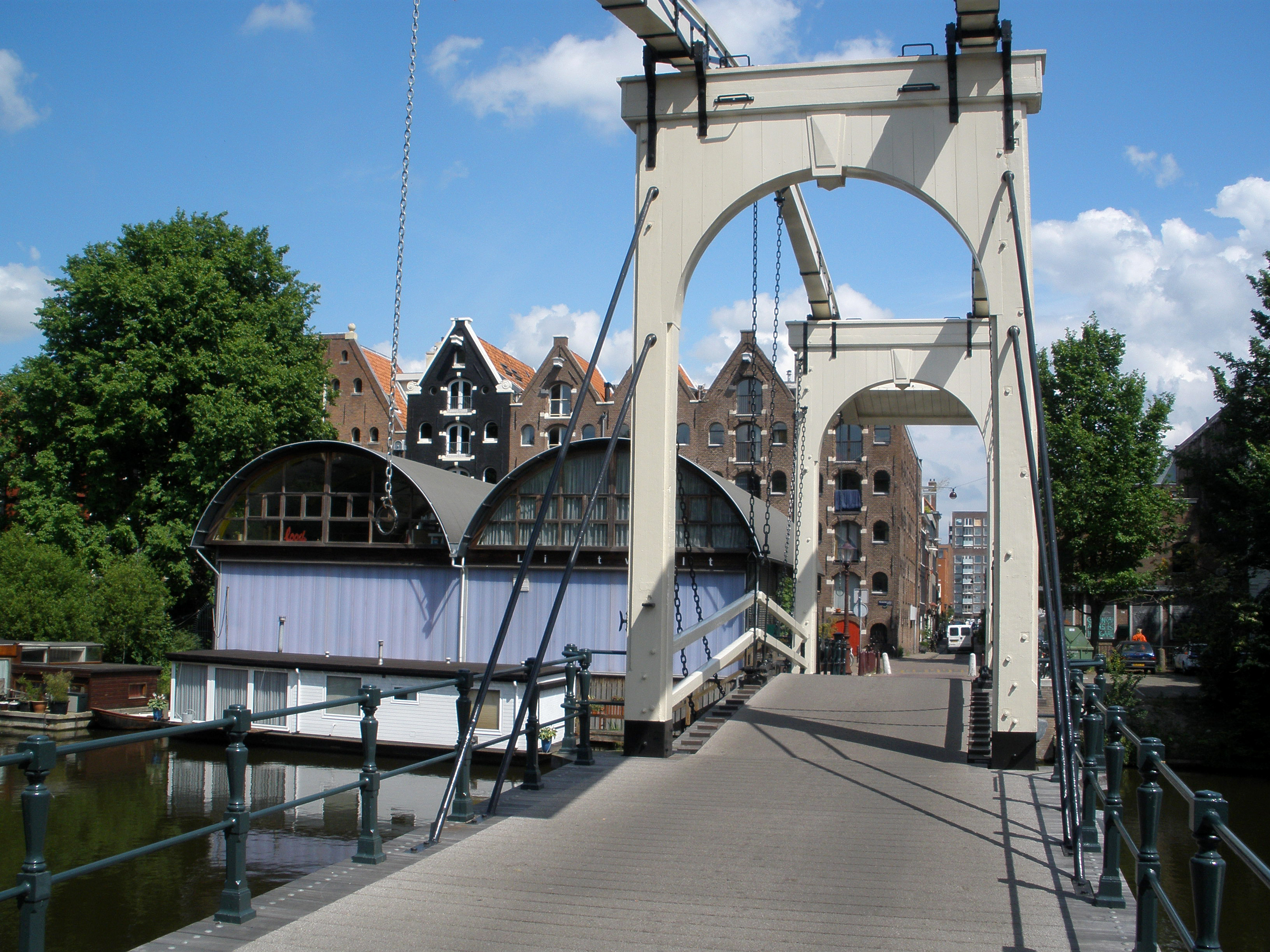 Viewing east towards Prinseneiland ("Prince's Island") in Amsterdam.