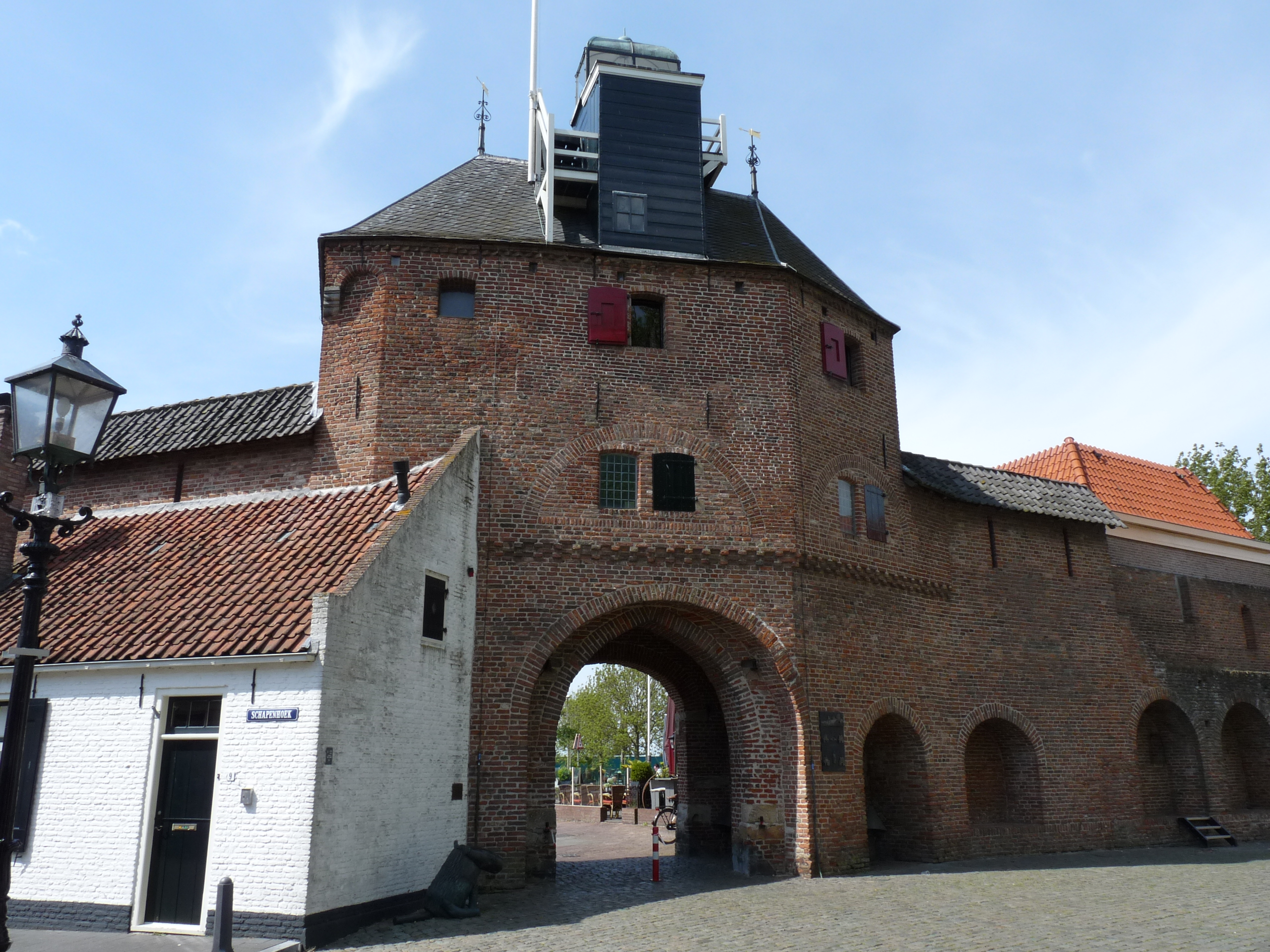 Cityside view of Vischpoort, Harderwijk