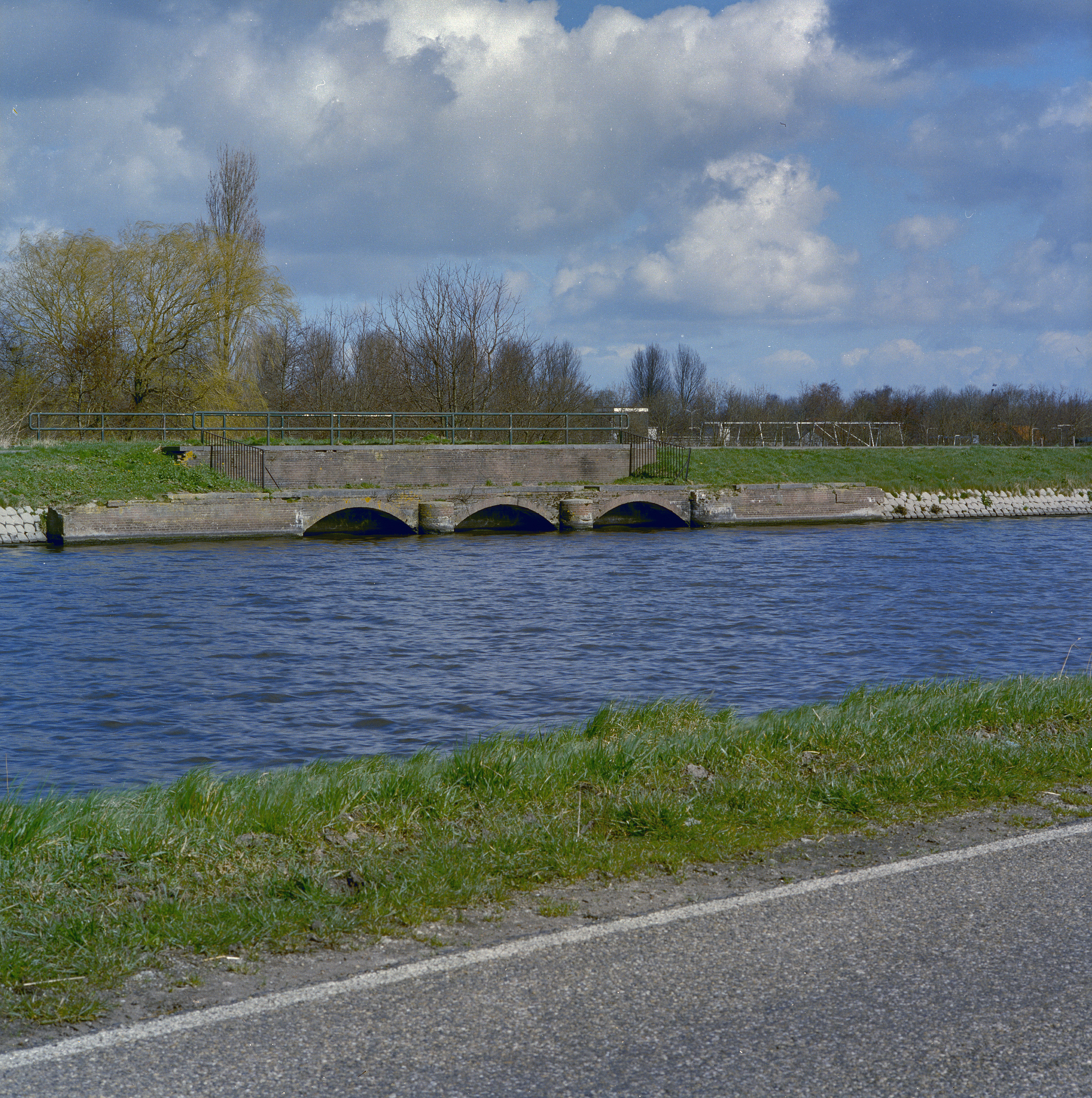 Beemster/ Sluis: Inlaatsluis nabij Zuiddijk 14 (opmerking: Werelderfgoed Beemster)