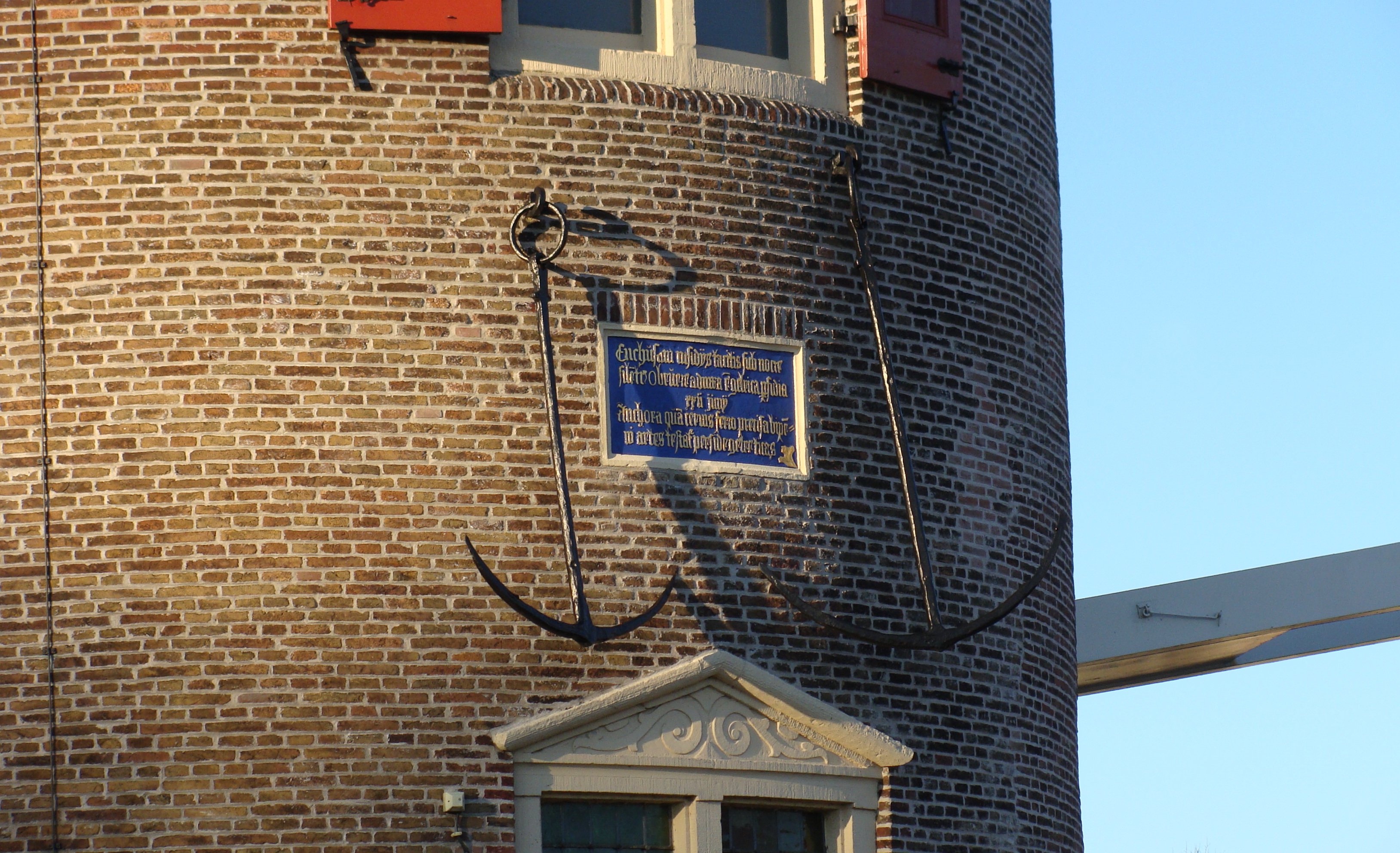 Two old anchors on the wall of the old Enkhuizen harbour tower "Drommedaris". These anchors have allegedly been taken either from a small Gelre fleet planning an attack on Enkhuizen in 1537 (they were allegedly chased away and had to cut the anchor lines), or from two Harderwijk fishing boats in the beginning of the twentieth century.