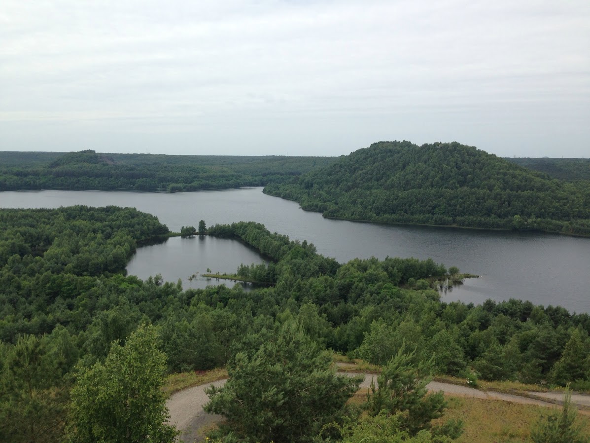 View from terril on lake and terrils in national park hoge Kempen - Connecterra