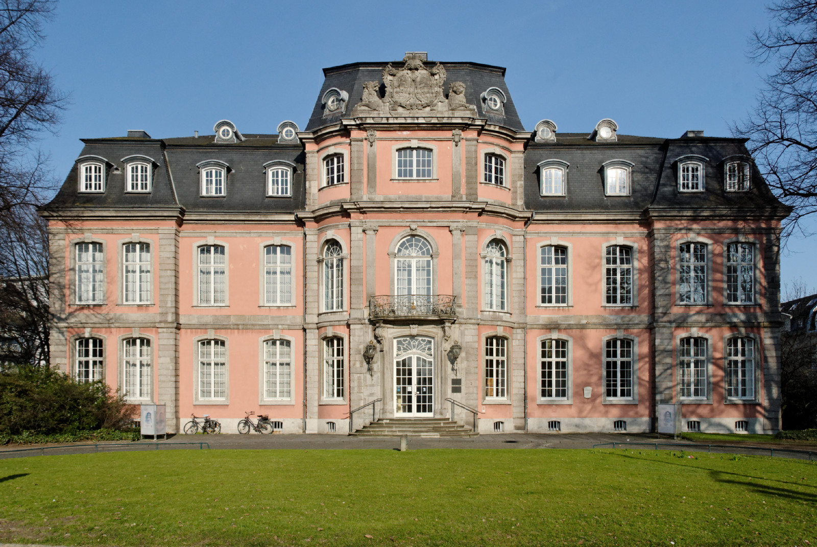 Schloss Jägerhof, Jacobistraße 2 in Düsseldorf-Pempelfort, Germany