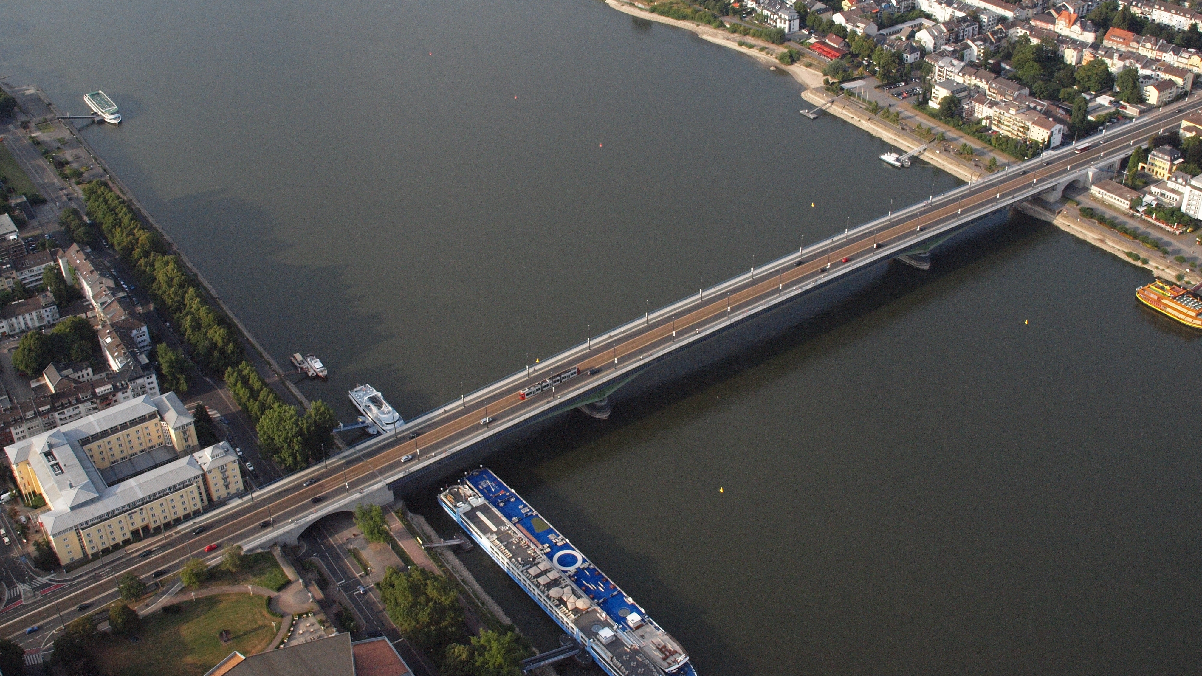 Kennedybrücke, Bonn: Luftaufnahme