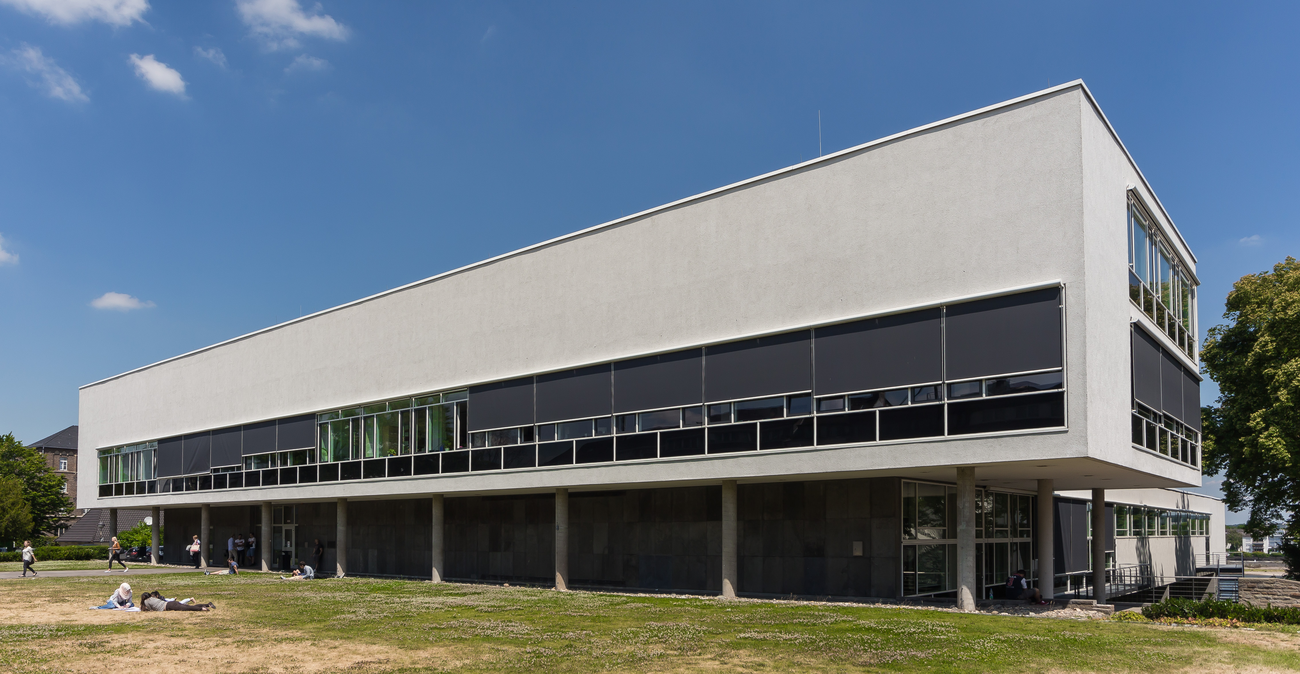 Main building of the academic library of the University of Bonn, view from southwest