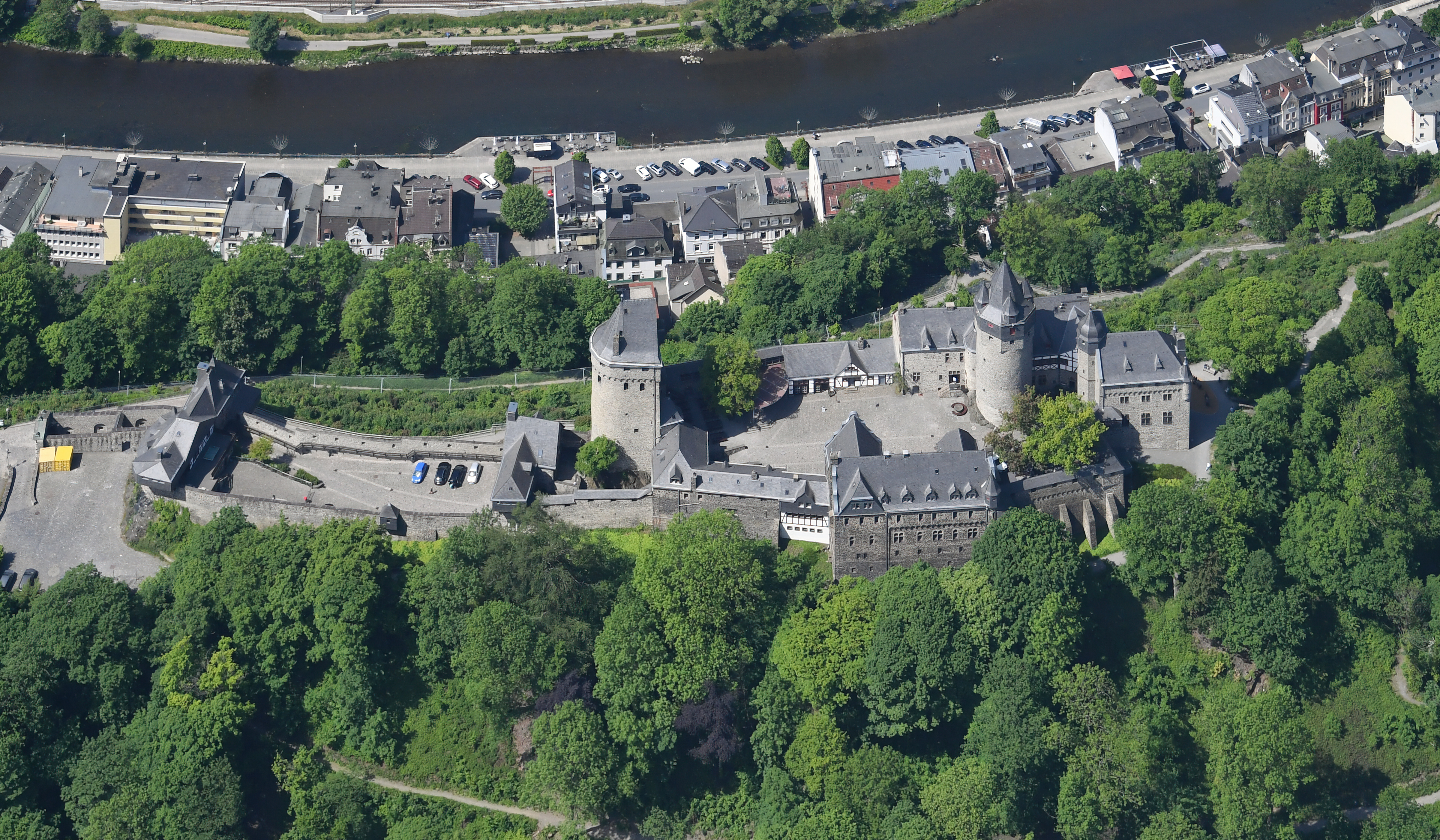 Aerial image of the Altena Castle (view from the east)