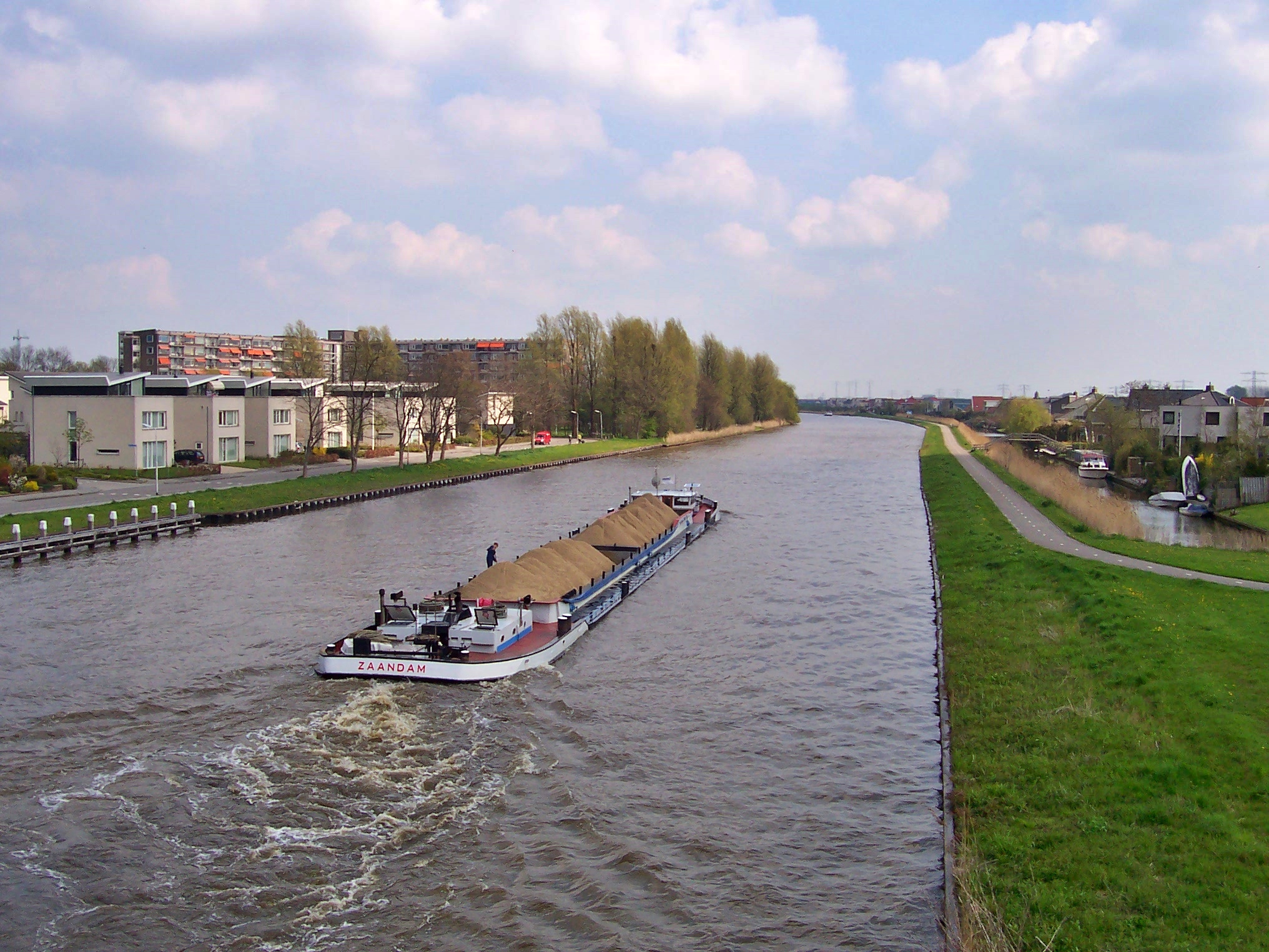 Le Canal Van Harinxma à Leeuwarden