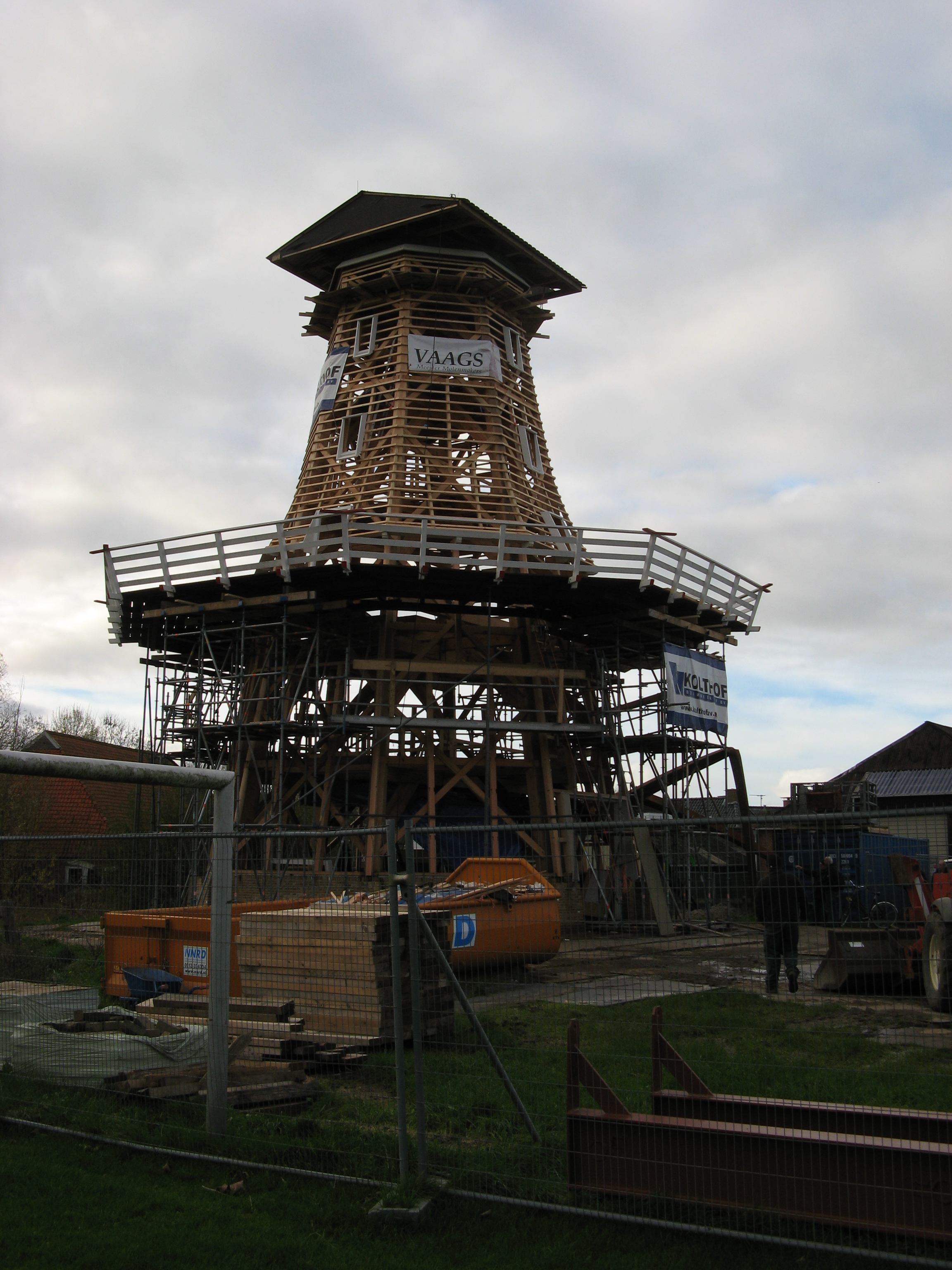 The Windlust (Burum) being rebuilt after the fire by millwrights Kolthof and Vaags