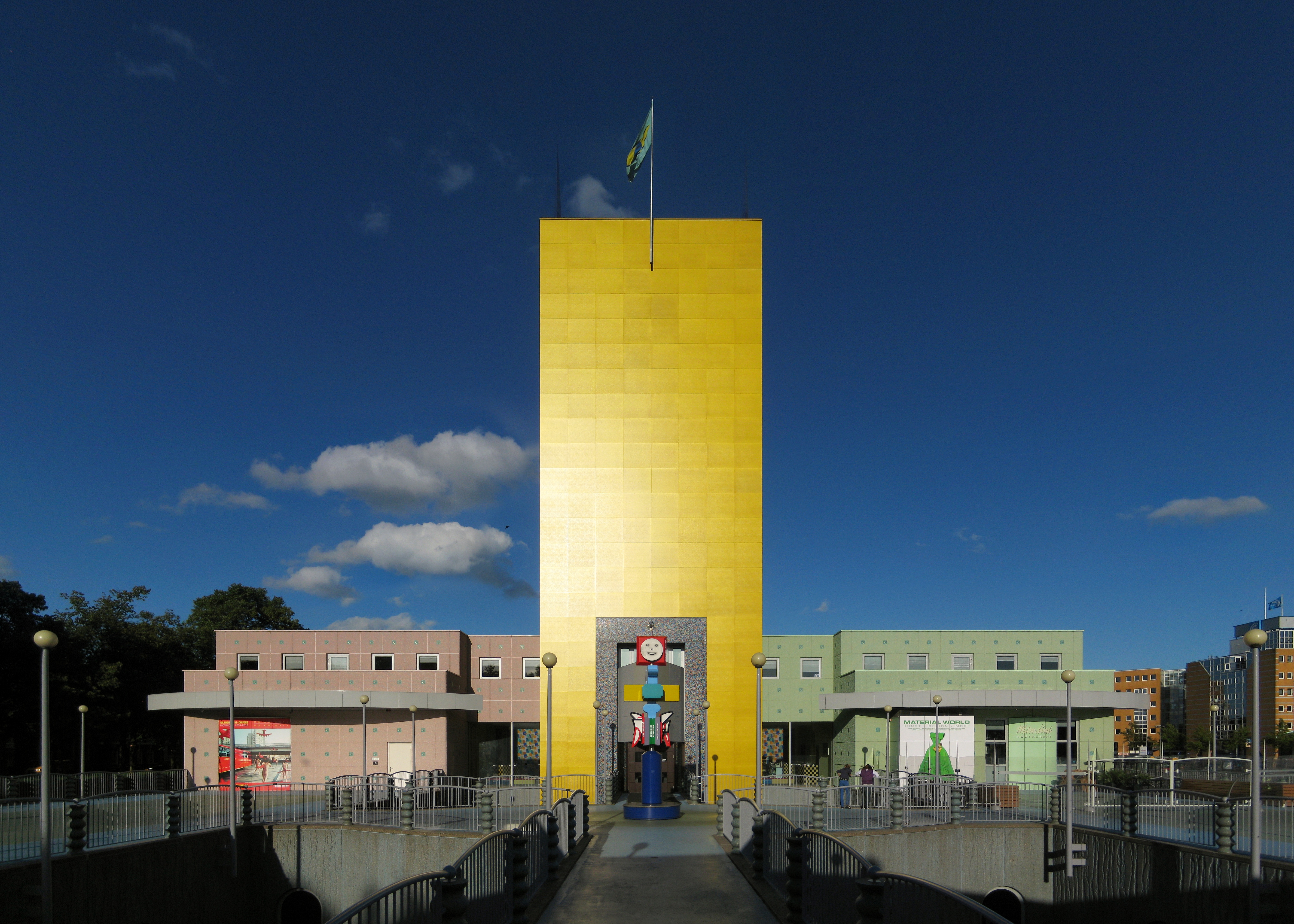 The main building of the Groninger Museum (1994) in the Dutch city of Groningen.