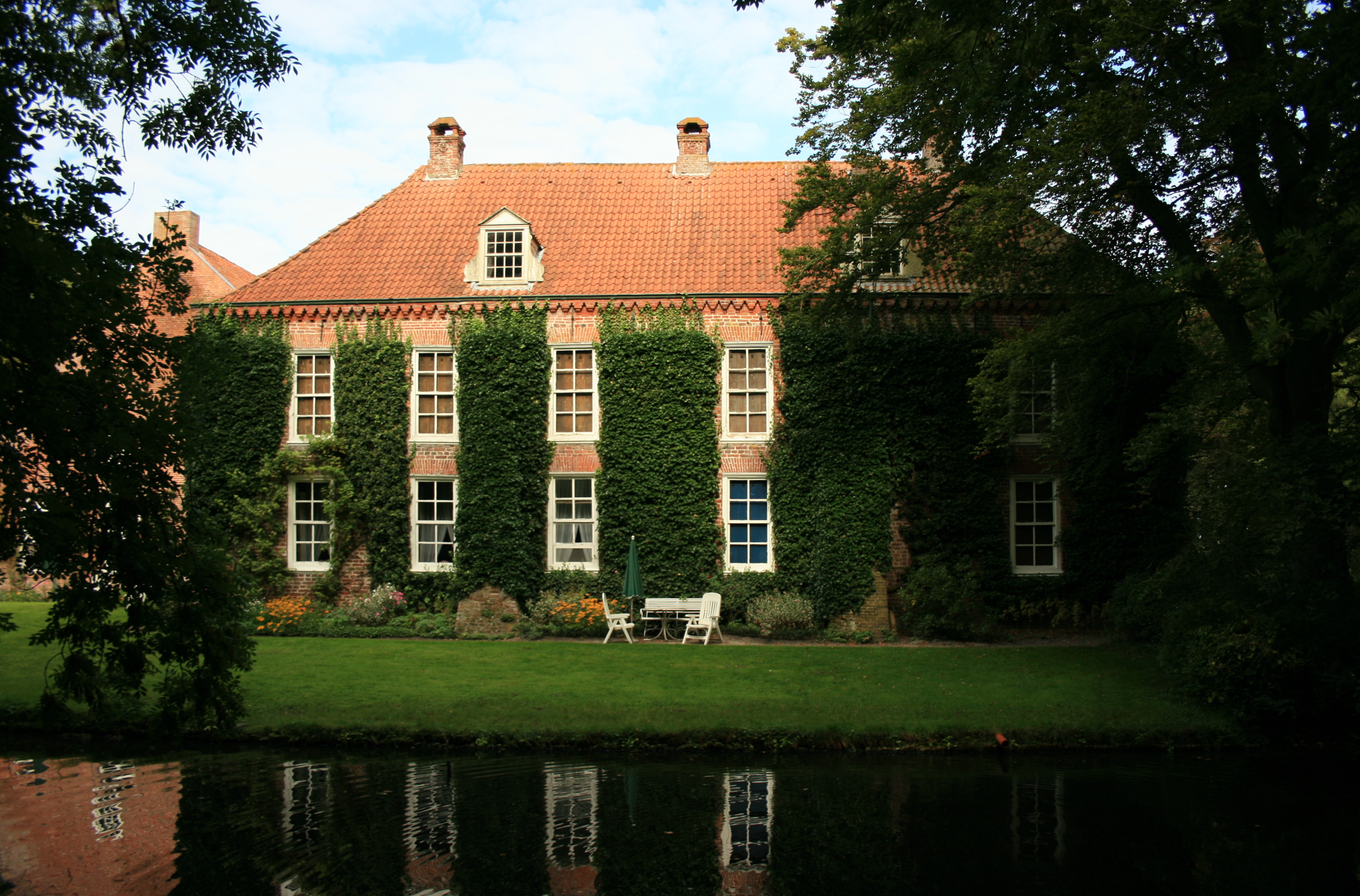 Rückansicht der Osterburg in Groothusen