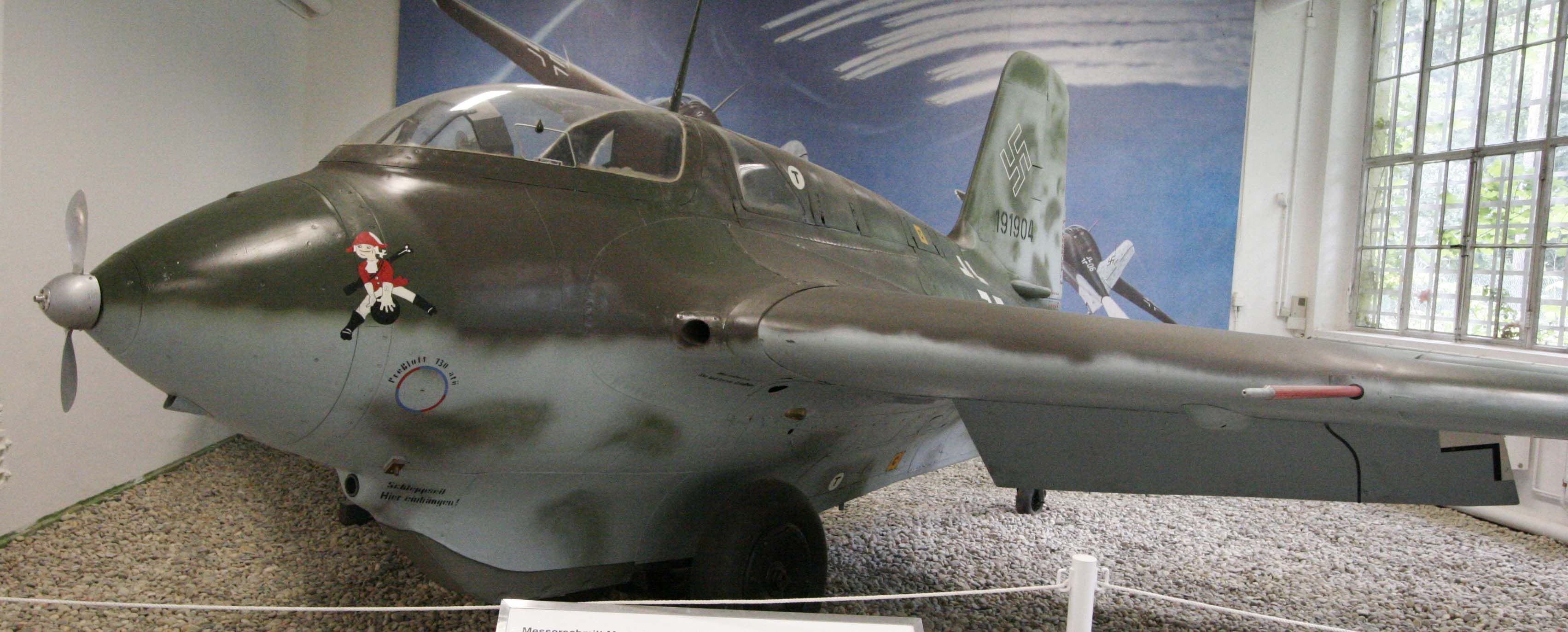 Messerschmitt Me 163

photo by baku13, 12 Aug 2005
on display at the Luftwaffenmuseum, Berlin-Gatow Germany.
