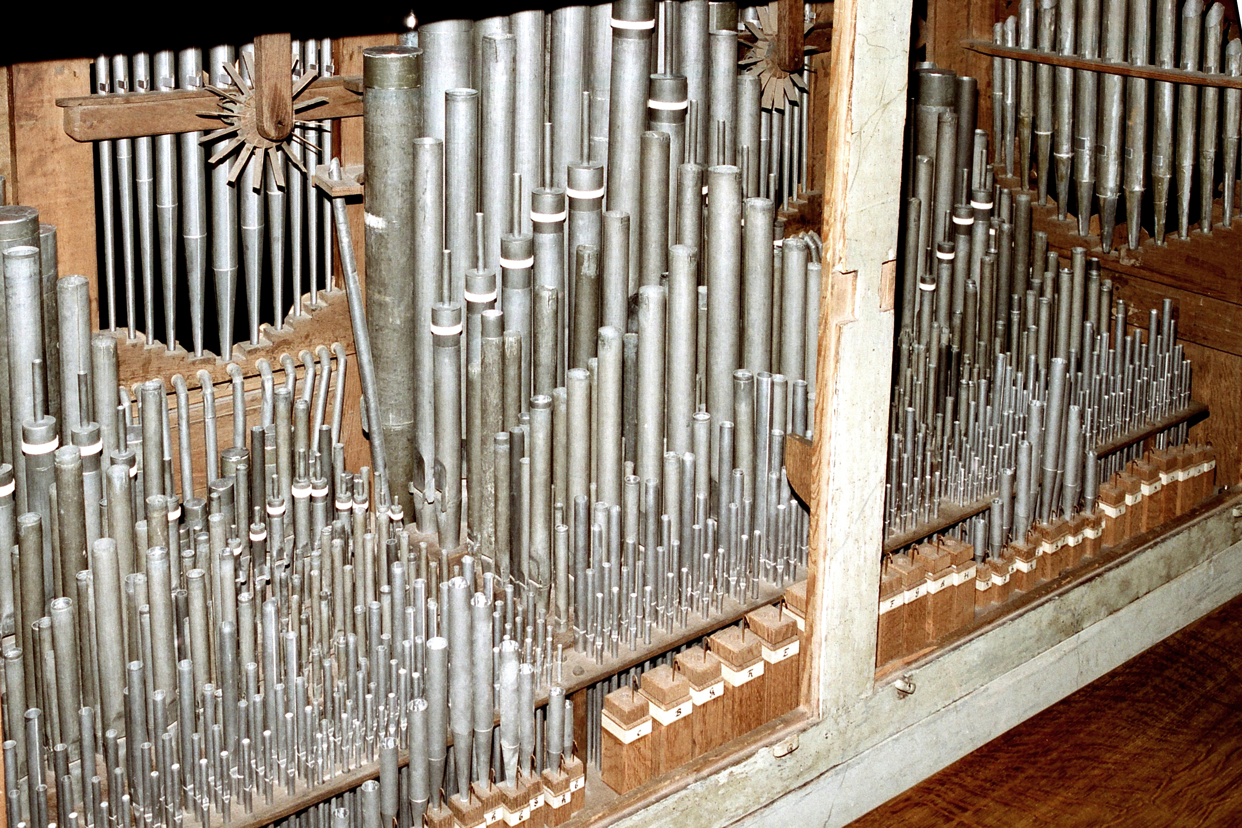 Norden Ludgeri, Orgel, Blick von hinten ins Rückpositiv