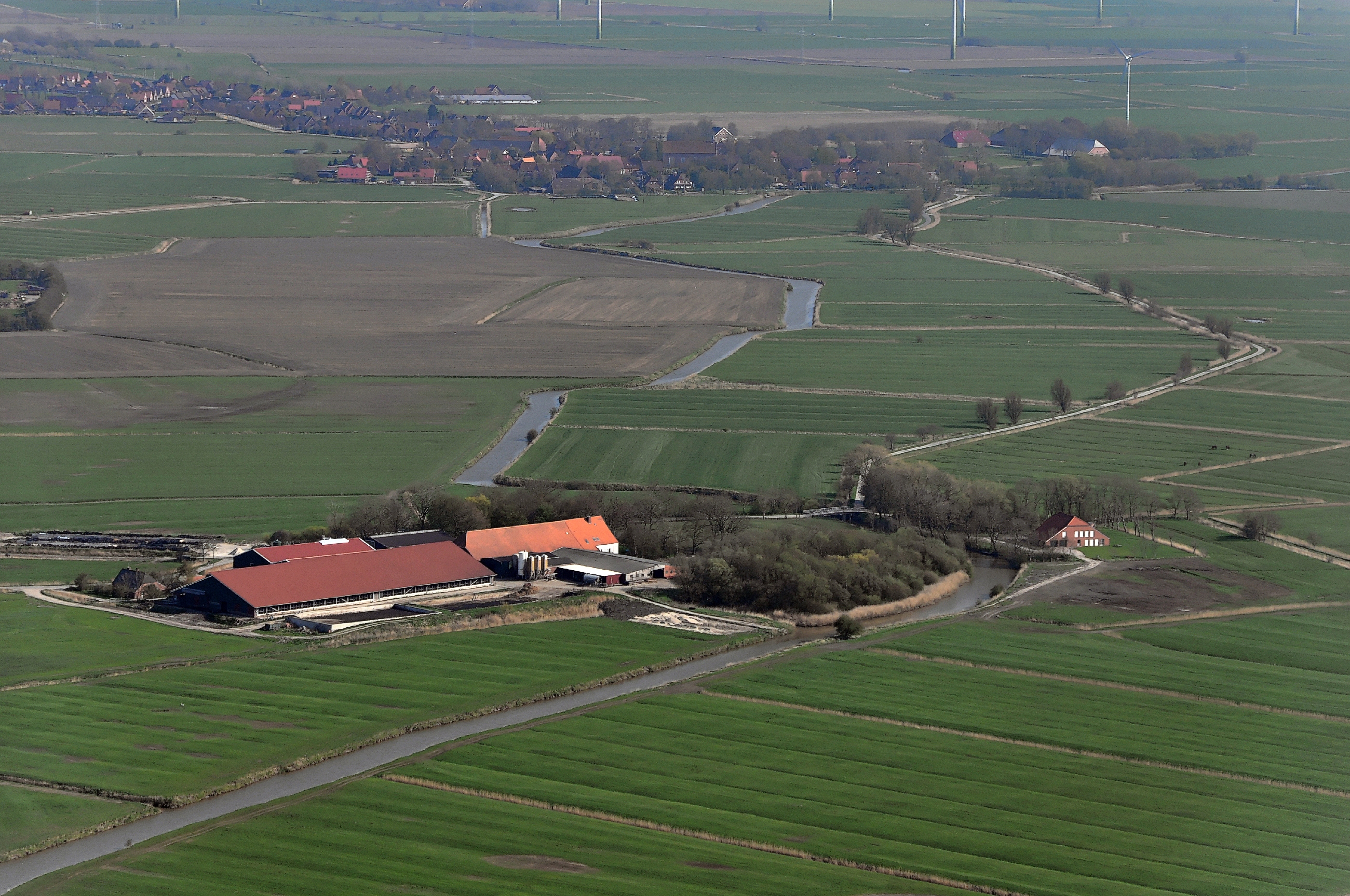 Luftbilder von der Nordseeküste 2013-05: Appingen, Neues Greetsieler Sieltief, Visquard