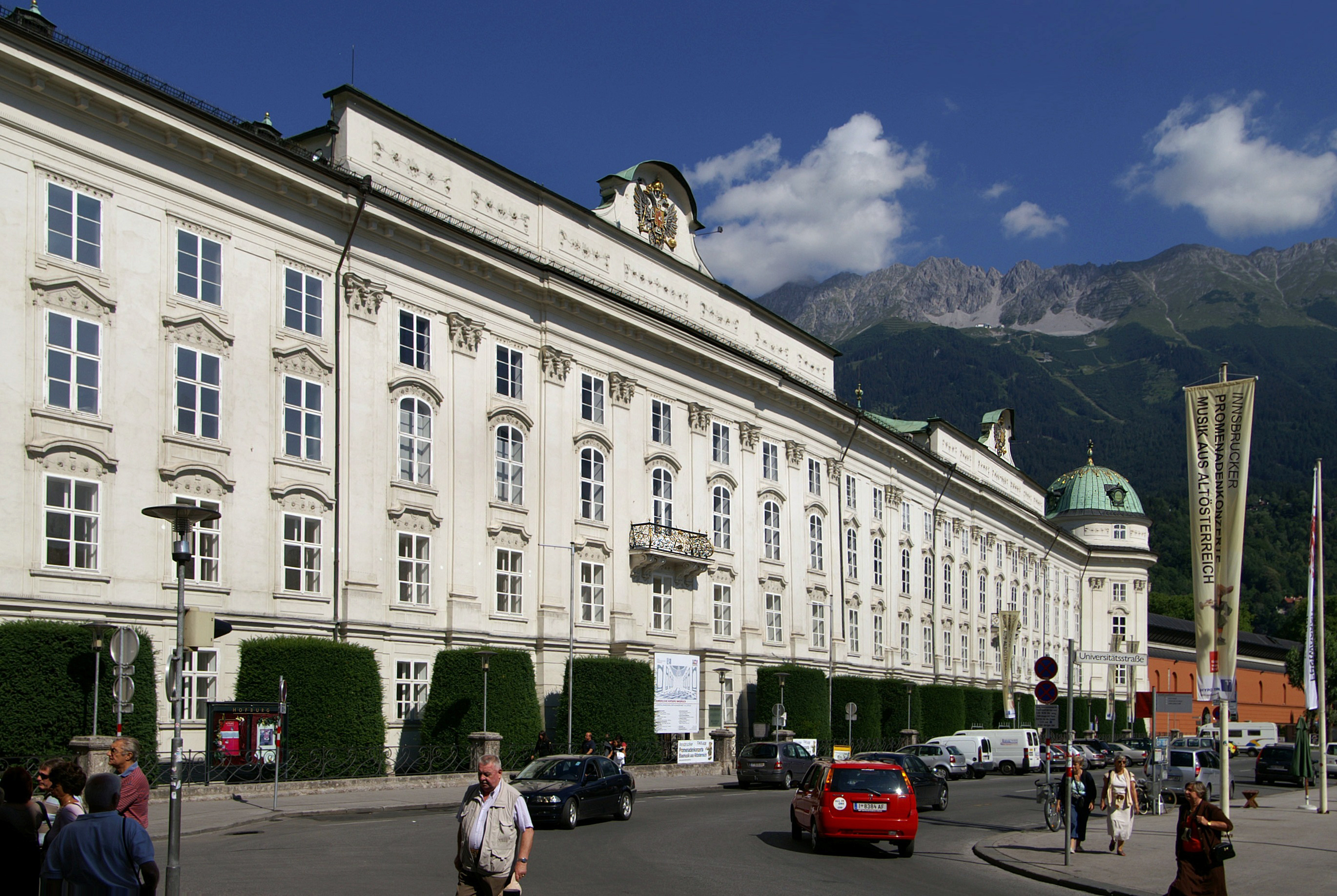 Die Hofburg (Innsbruck) war einst Sitz der Tiroler Landesfürsten.