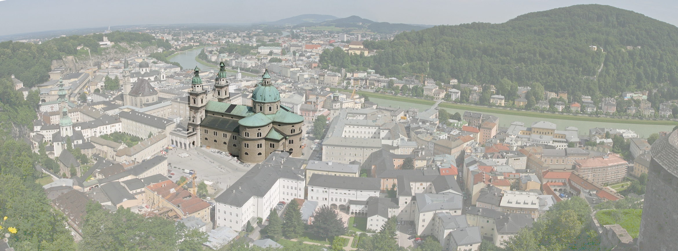 Salzburg panorama dom highlighted.jpg