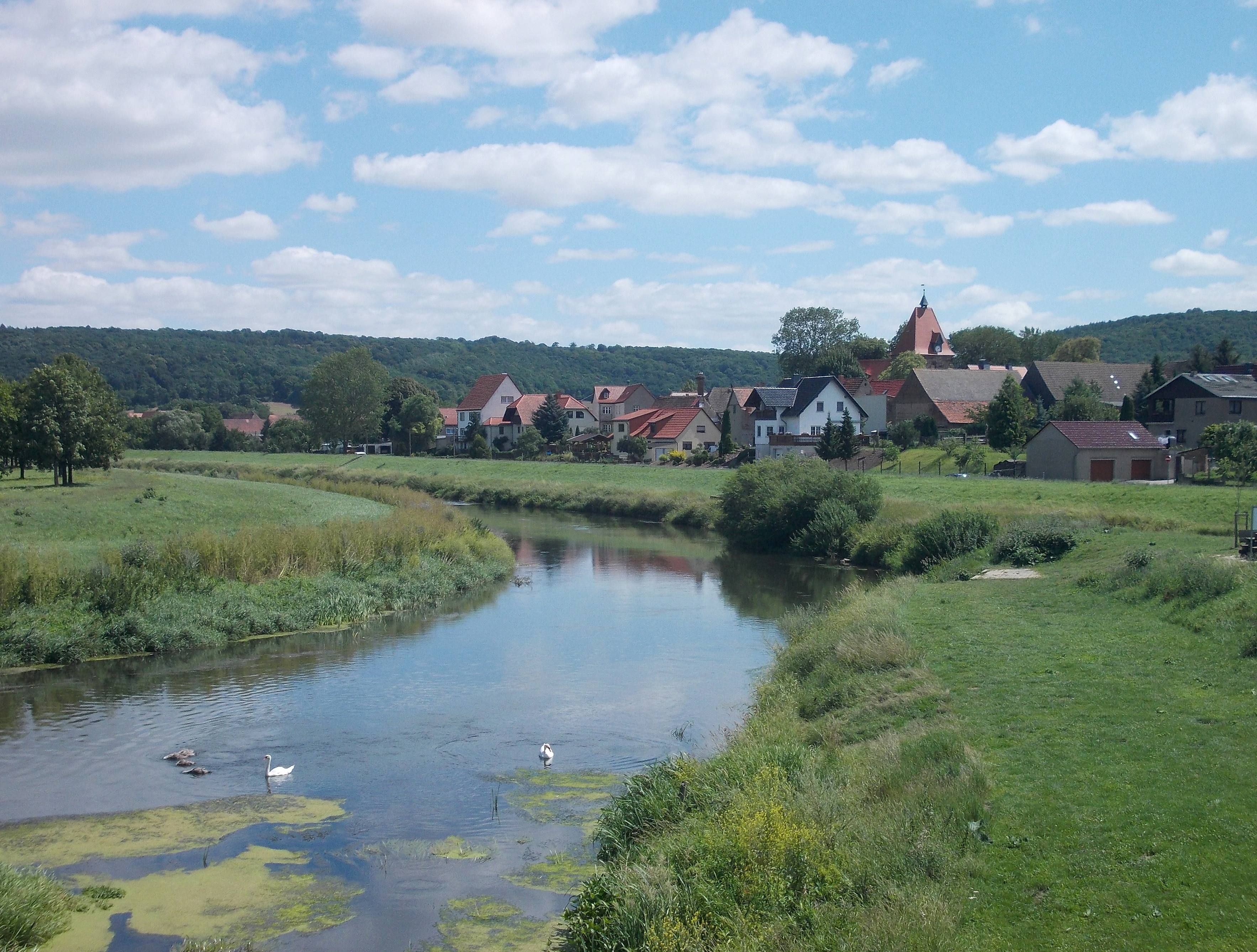 Unstrut river in Memleben (Kaiserpfalz, district: Burgenlandkreis, Saxony-Anhalt)