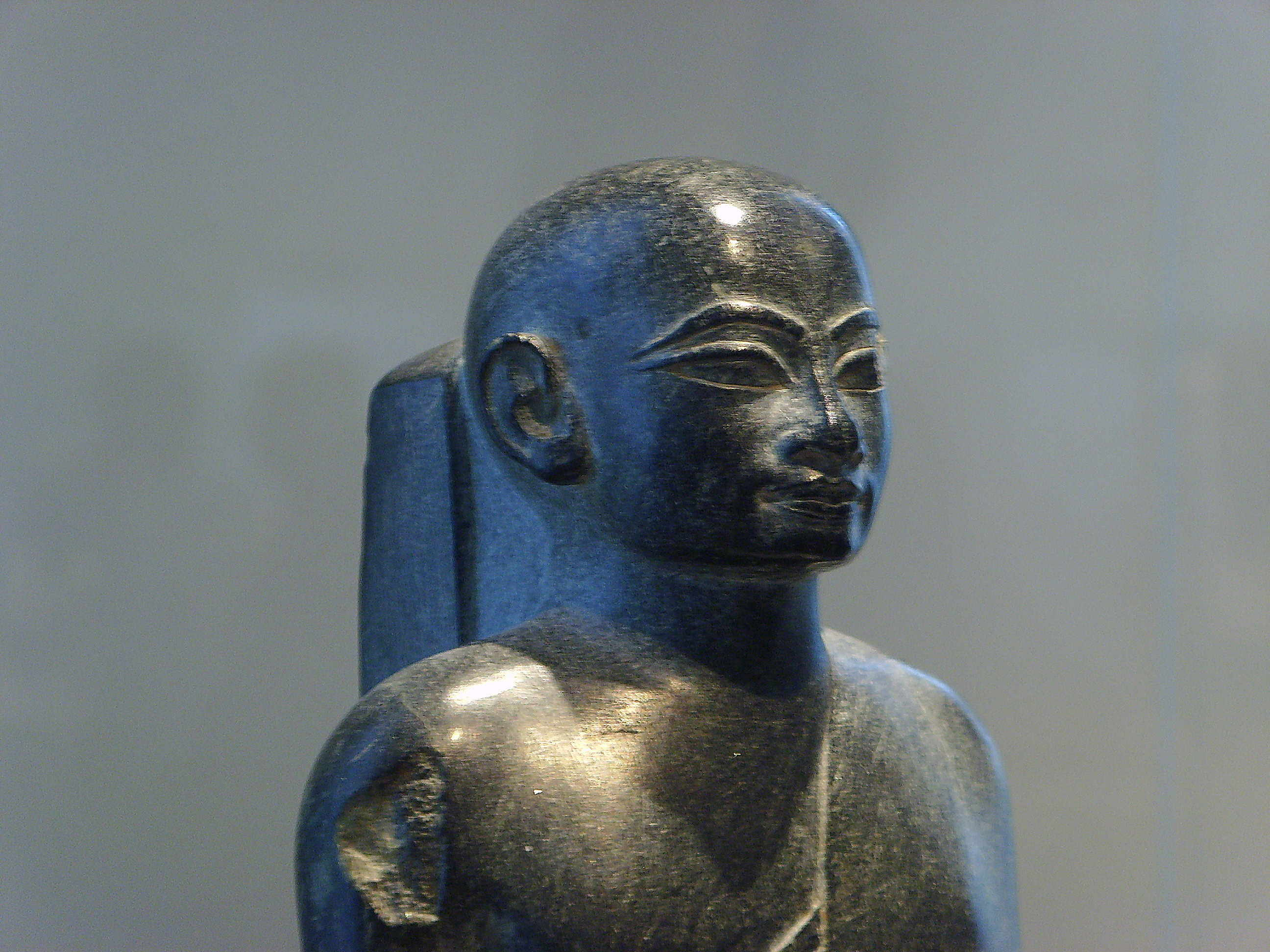 Der Priester Tai-tai (Detailansicht)

Tai-tai, the priest (Head only)
Ägypten, Neues Reich, 18. Dynastie, um 1380
Staatliche Museen zu Berlin - Preußischer Kulturbesitz, Ägyptisches Museum
source: own work
author: Gerbil
