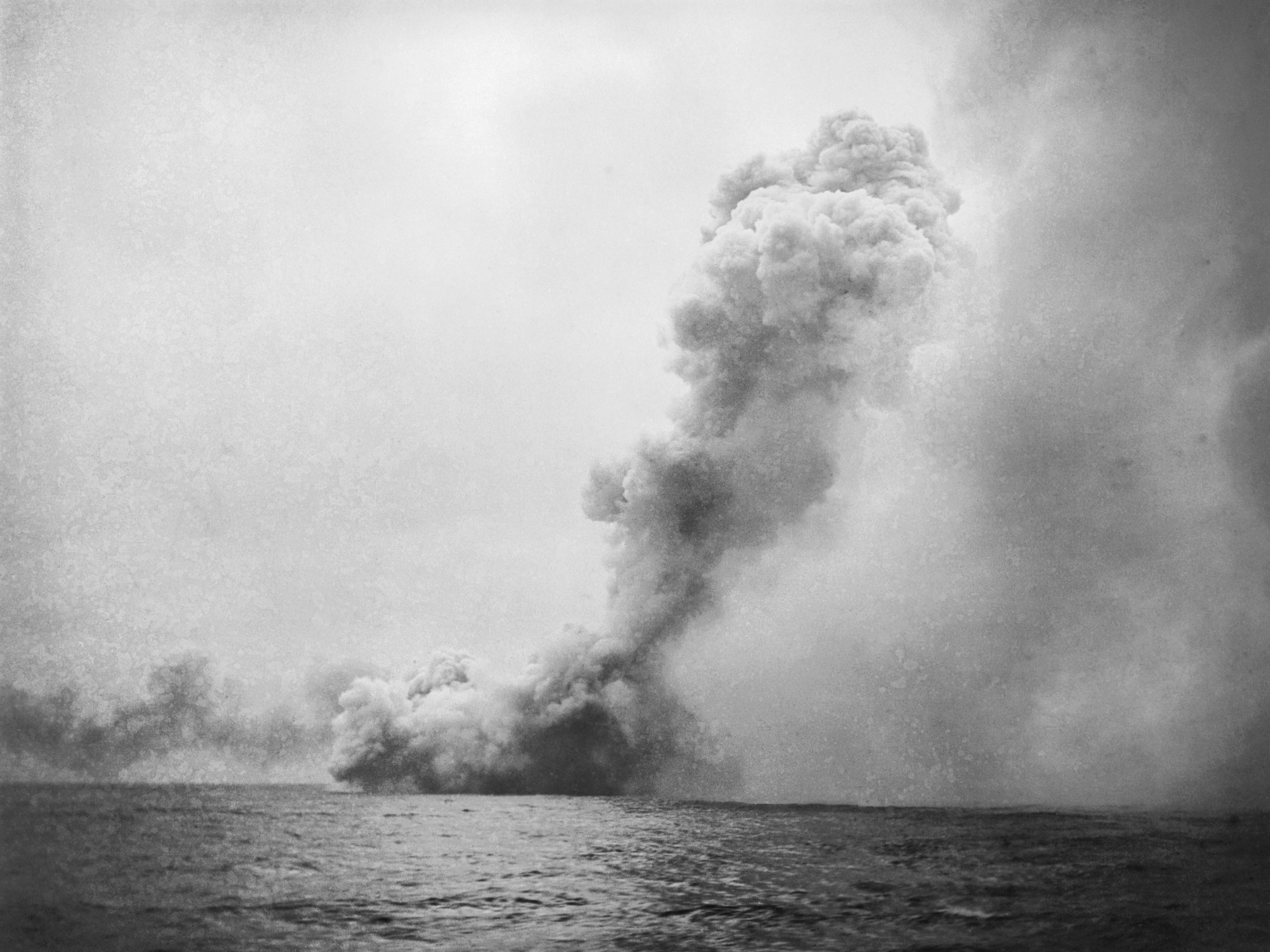 Destruction of the battlecruiser HMS Queen Mary at the Battle of Jutland