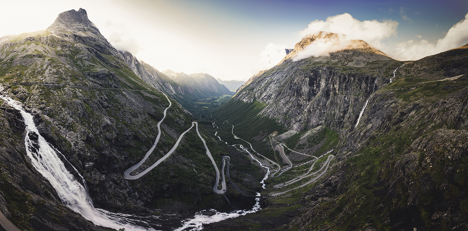 Vue de l'ensemble de Trollstigen en Norvege