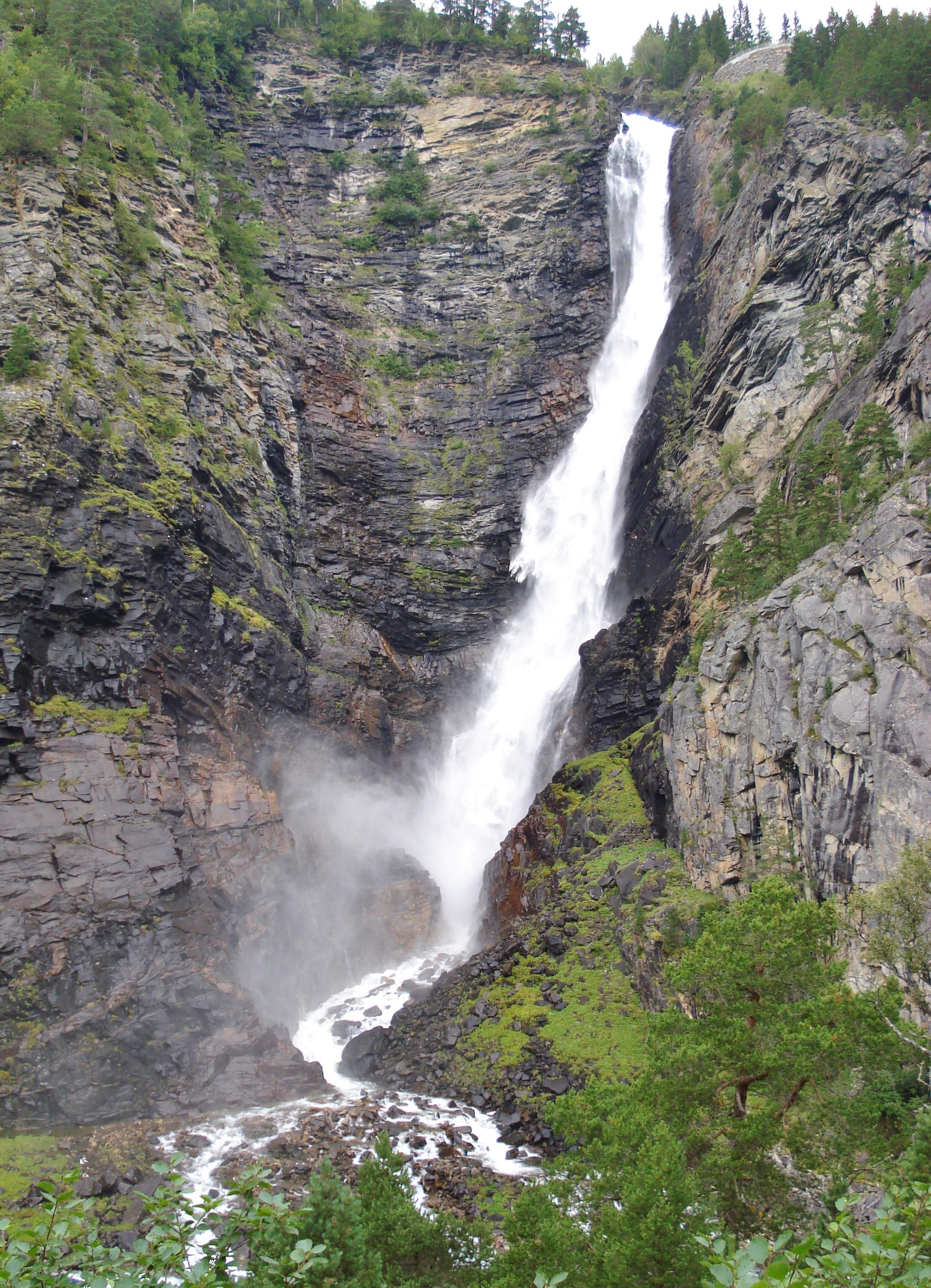 Åmotan Waterfall, Dovrefjell–Sunndalsfjella National Park