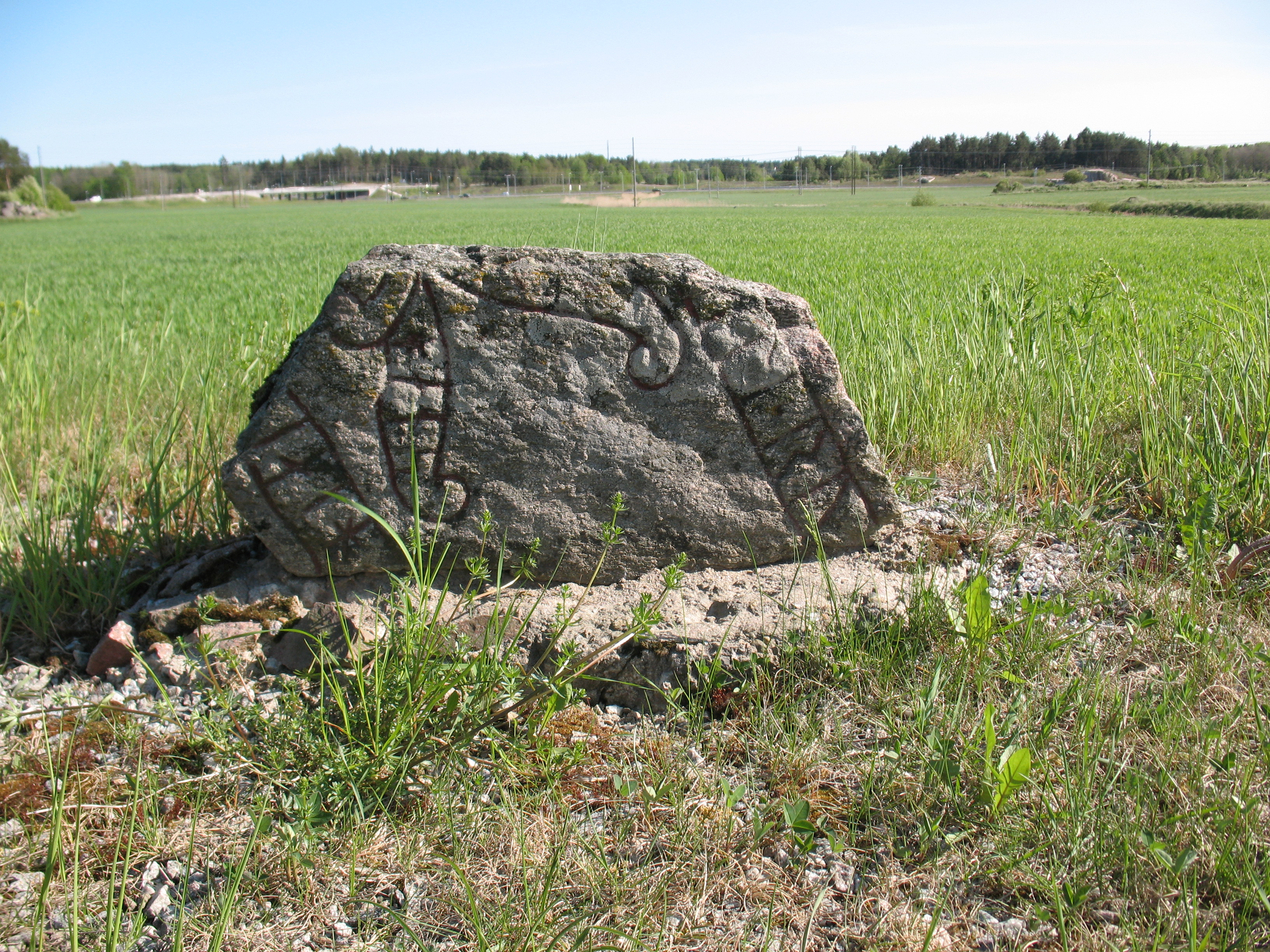 Runestone U 139 at Broby, Täby. 






This is a picture of an archaeological site or a monument in Sweden, number Täby 42:2 in the RAÄ Fornsök database.