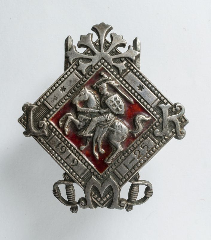 Graduation insignia of the War School of Lithuania with Vytis (Waykimas), made in 1919.