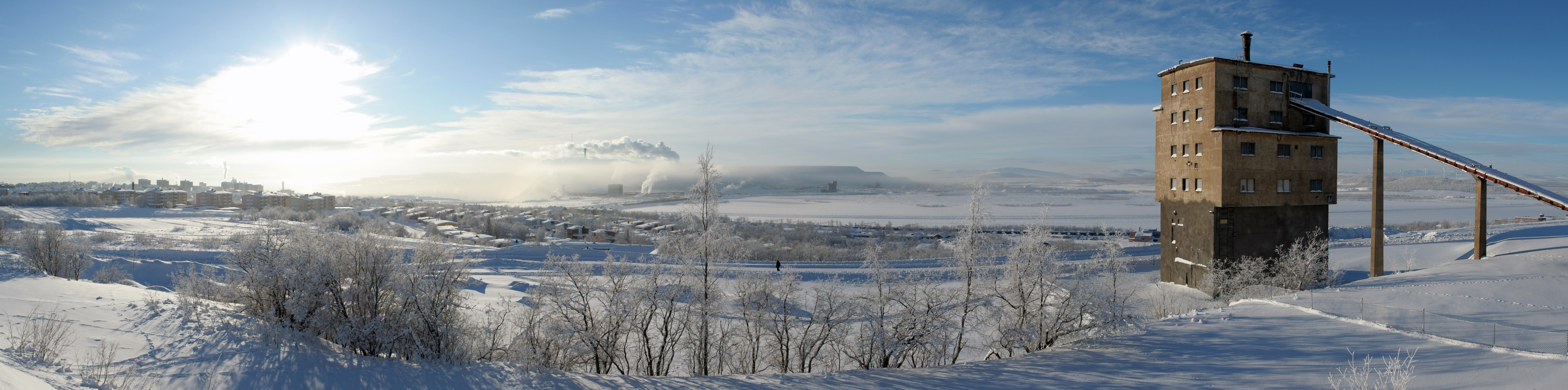 View on Kiruna from the old mine (Luossavaara) to  the new mine (Kiirunavaara)