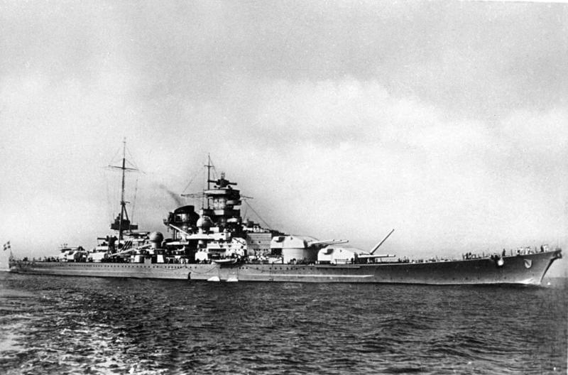 For documentary purposes the German Federal Archive often retained the original image captions, which may be erroneous, biased, obsolete or politically extreme. Schlachtschiff "Scharnhorst"
Schlachtschiff "Scharnhorst"