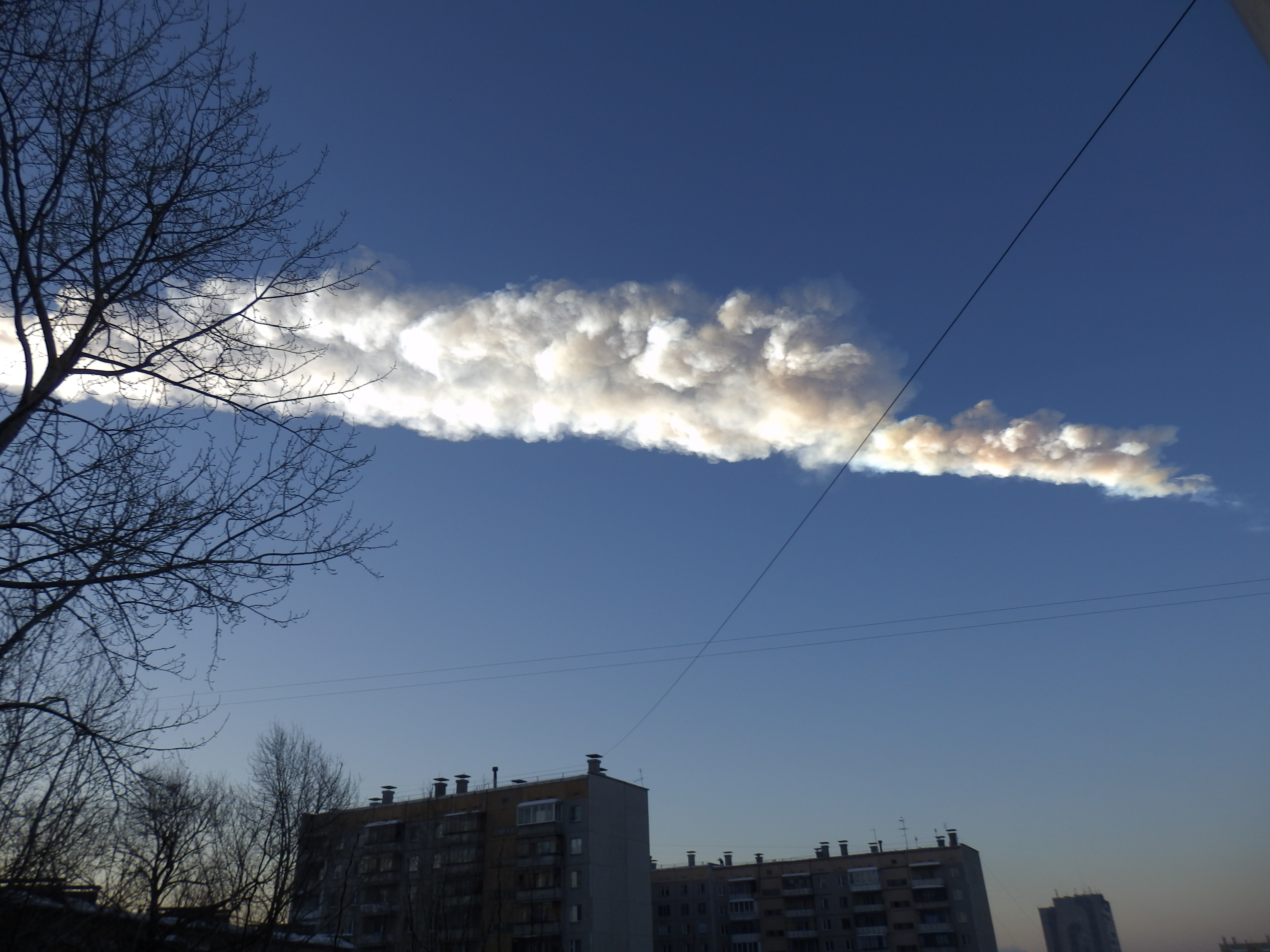 A trace of the meteorite in Chelyabinsk, 2-3 minutes after the detonation