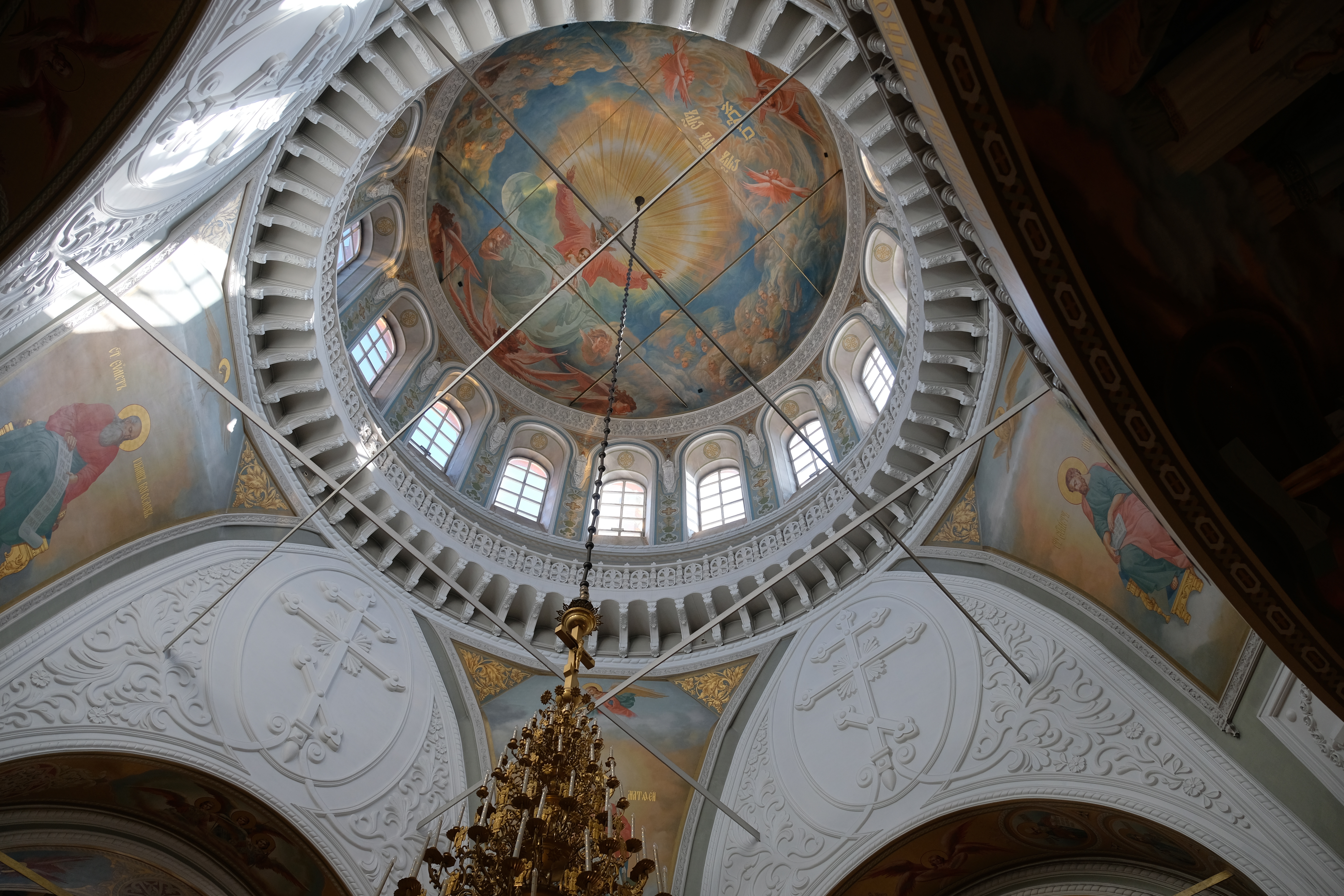 Интерьер собора Святого Архистратига Михаила в Ижевске