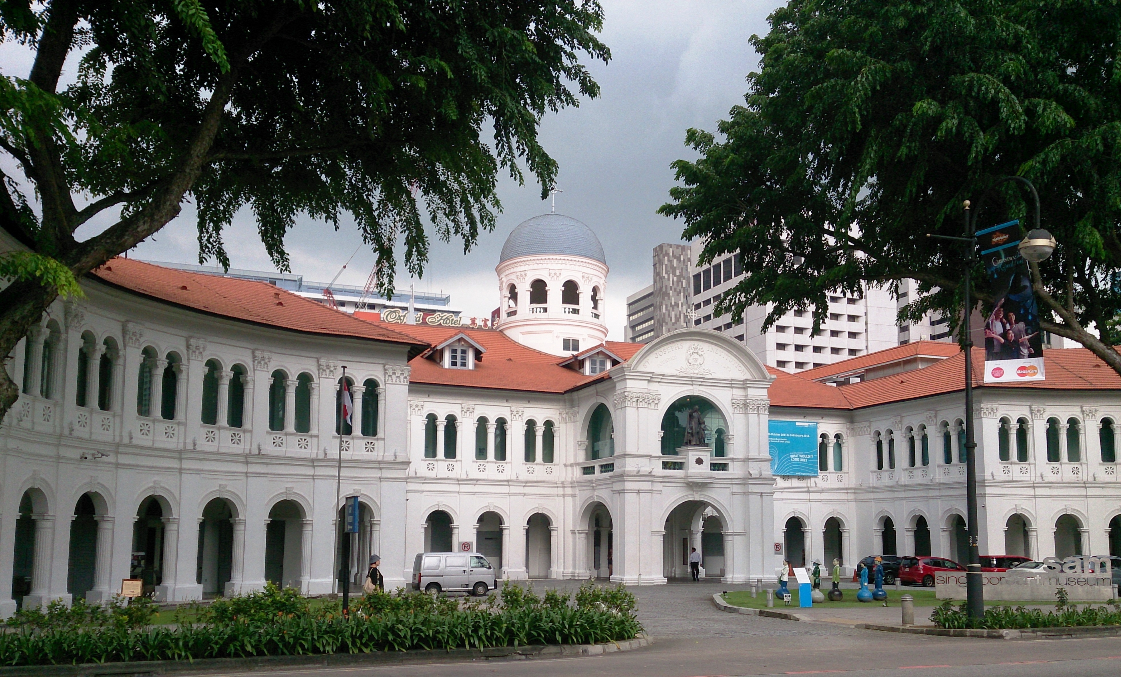 The Singapore Art Museum (SAM) at 71 Bras Basah Road, Singapore. The building was formerly occupied by St. Joseph's Institution.