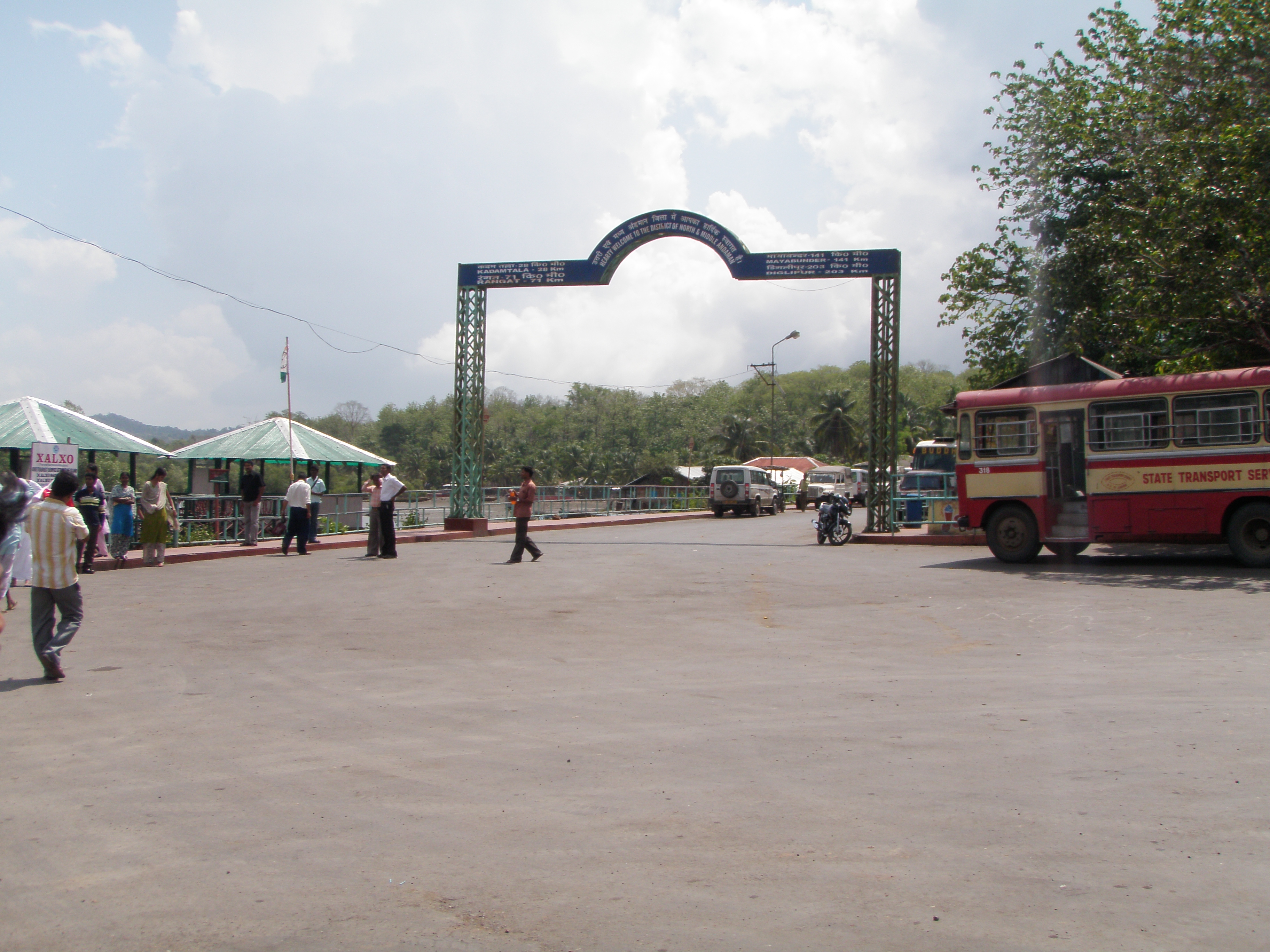 Baratang Island is located at about 100 Km off Port Blair on the  Andaman Trunk Road towards Diglipur. The total length of the Island is around 22 Kms and totally separated by Creeks on both sides.