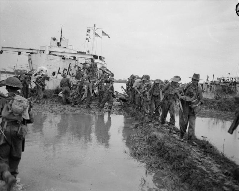 Men of the 15th Indian Corps land near Elephant Point south of Rangoon at the beginning of operation 'Dracula', 2 May 1945.