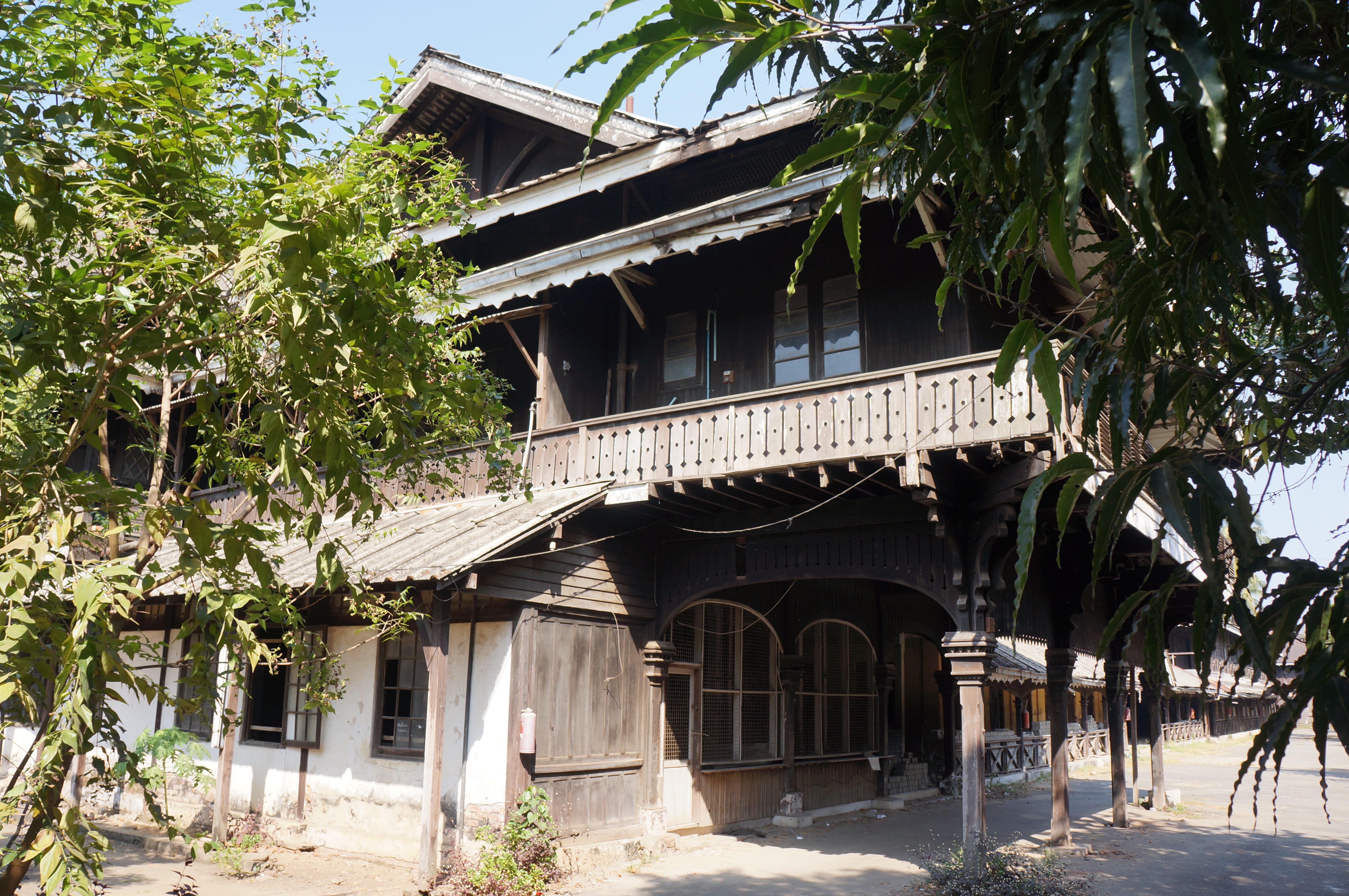 The former Pegu Club in Yangon, currently abandoned and in a state of disrepair.