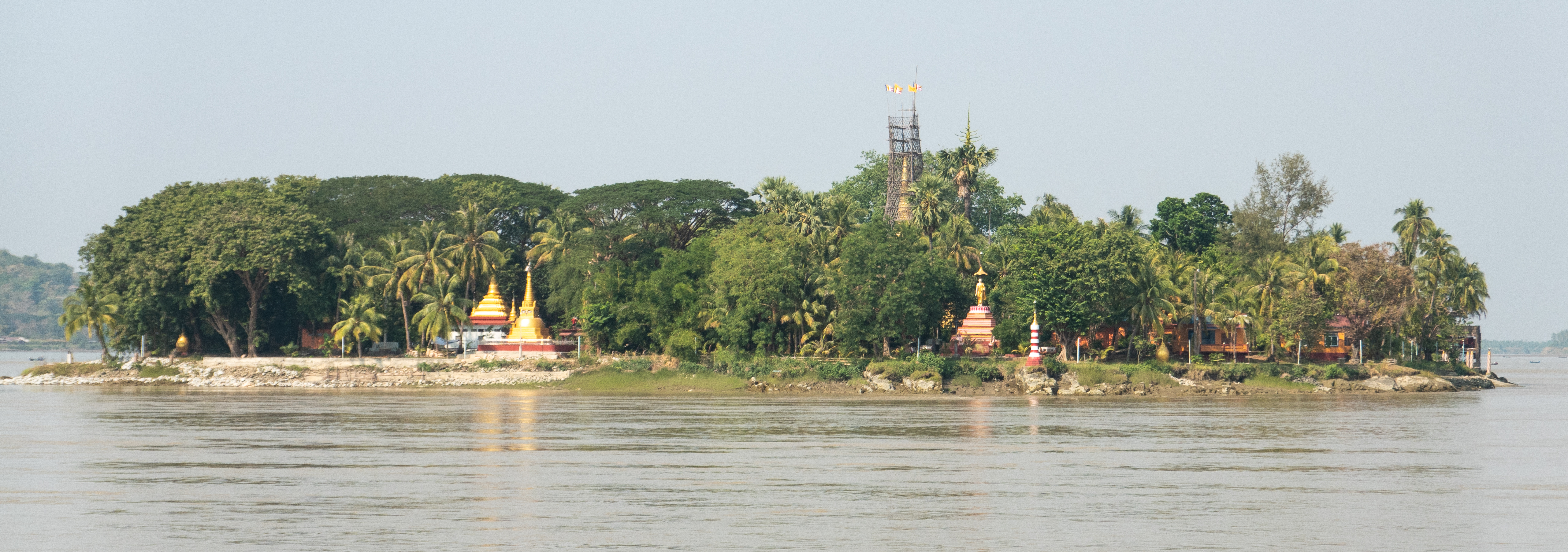 Shampoo Island in Salween River