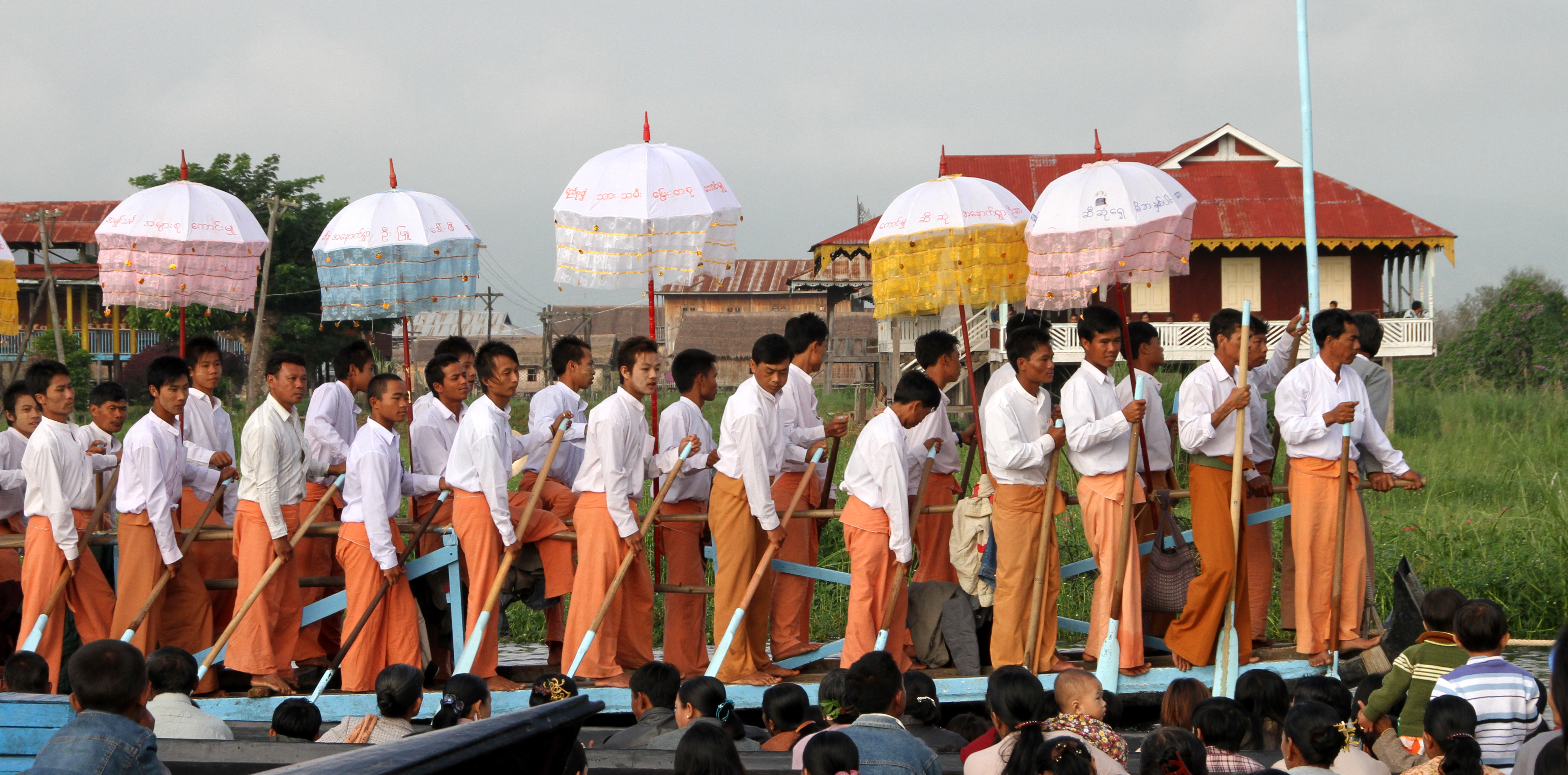 Phaung Daw U-Festival, boat, Inle lake, Myanmar.