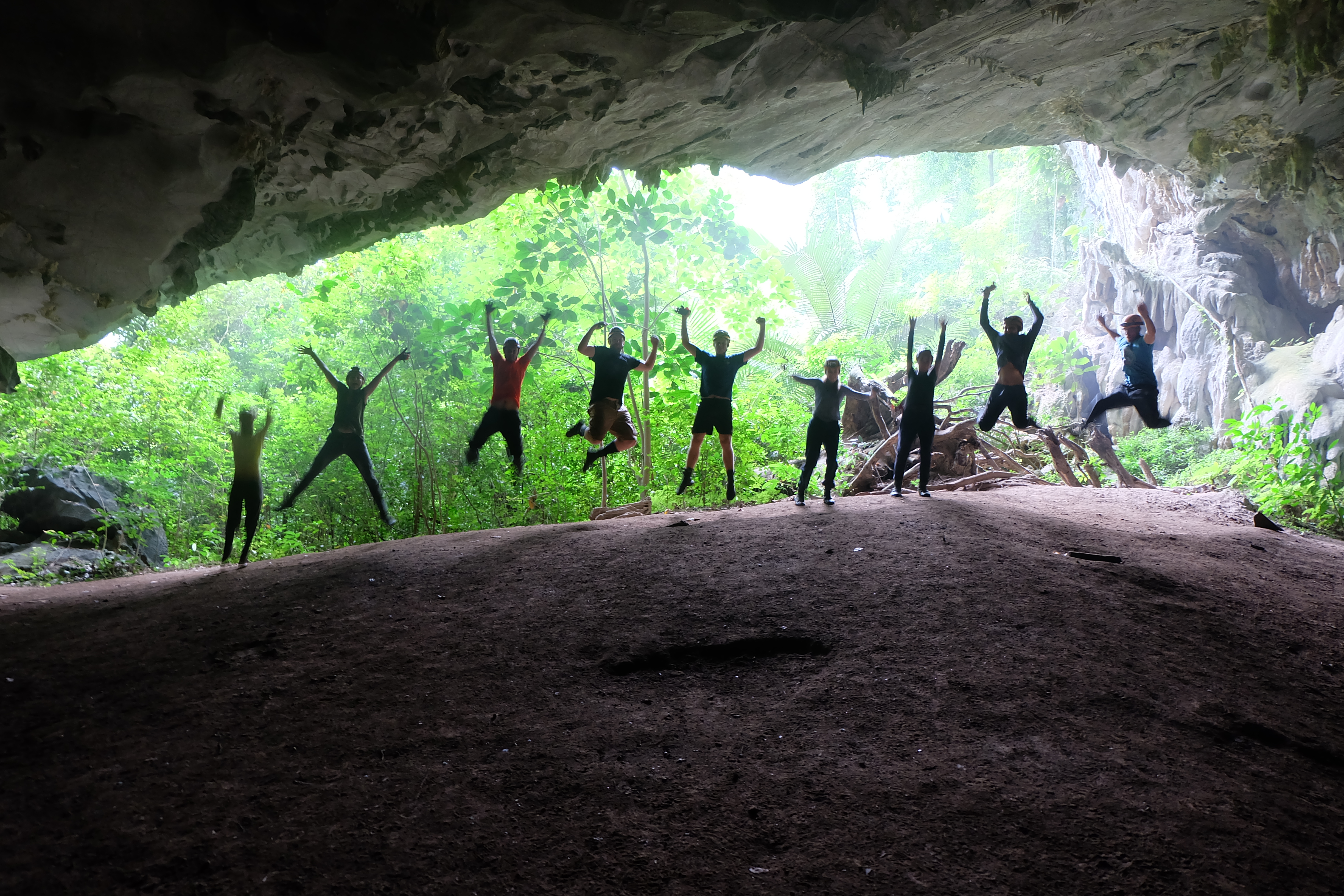 The entrance of Tu Lan Cave