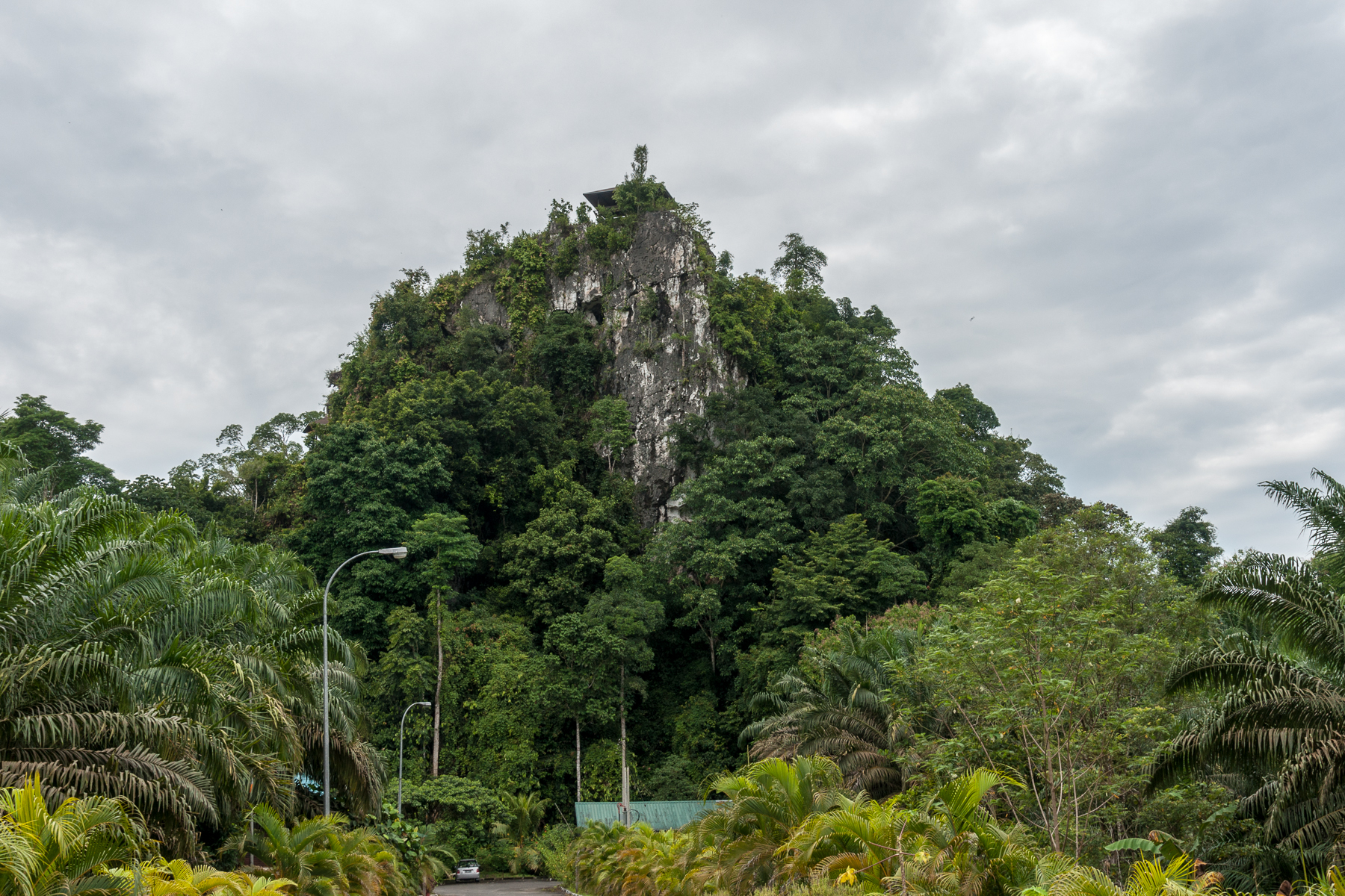 Kg. Batu Putih, Sabah: Agop Batu Tulug (Batu Tulug Caves) in District Kinabatangan