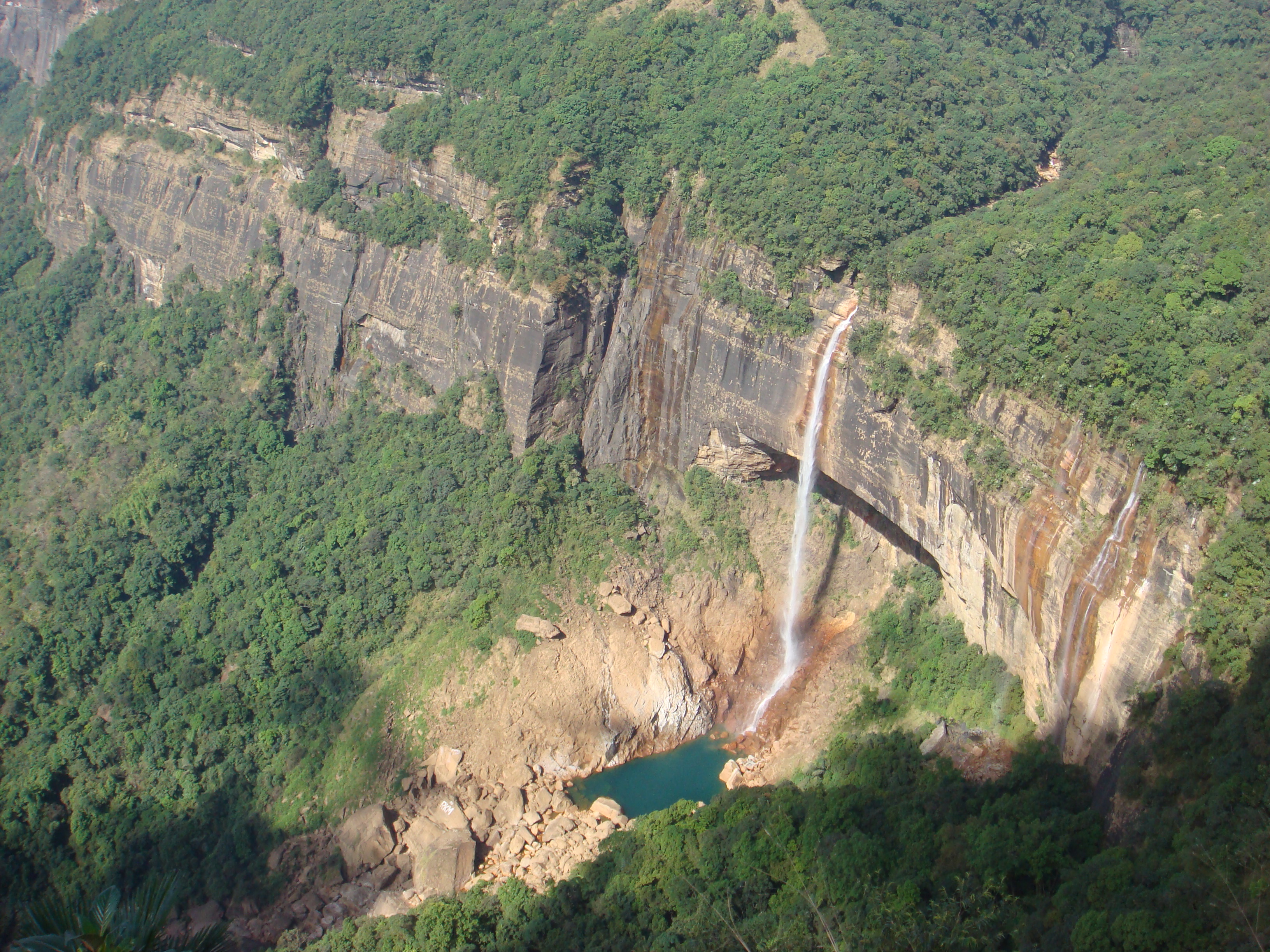 Nohkalikai falls near Cherrapunji