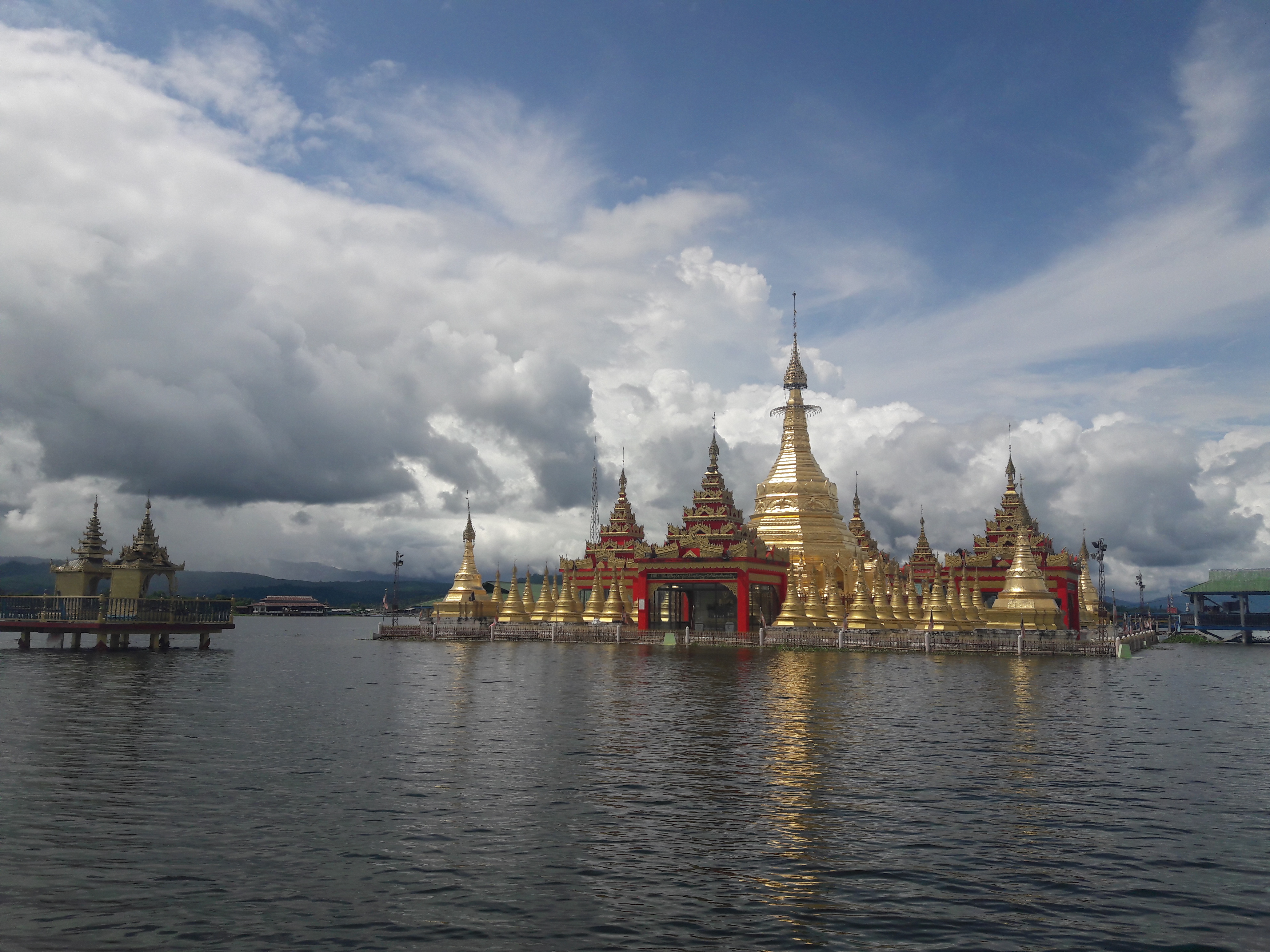 In Daw Gyi Lake at raining season