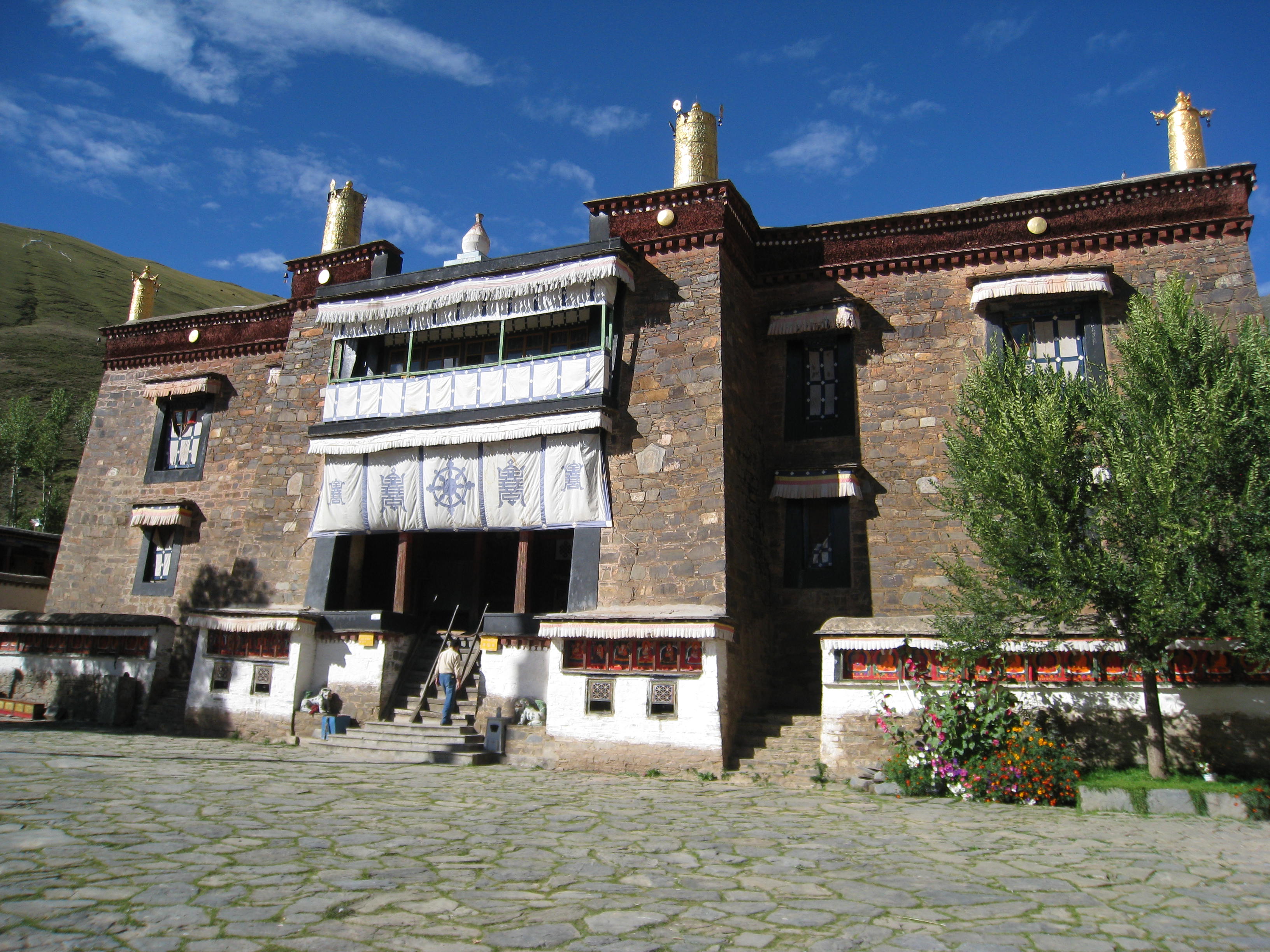 The main building of the Mindroling Monastery in Tibet.