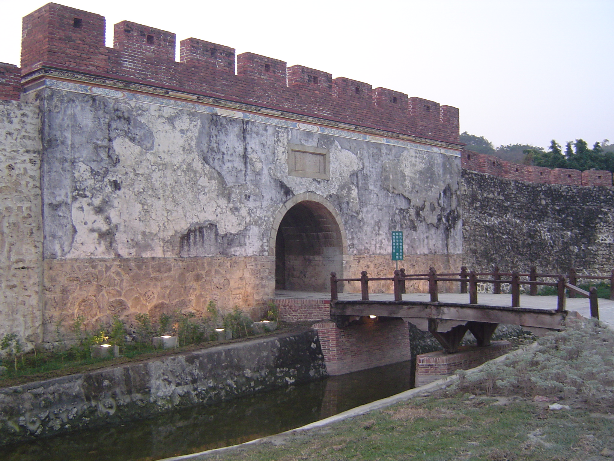 Old east city gate of Fengshan near Kaohsiung, Taiwan. Other city gates of Fengshan: south gate, north gate, former west gate. See also: Side entrance of east gate.