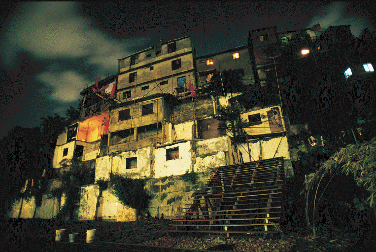 Casagrande Laboratory: Treasure Hill, Taipei Taiwan 2003. Other version: File:Treasure Hill 03 Taiwan.gif