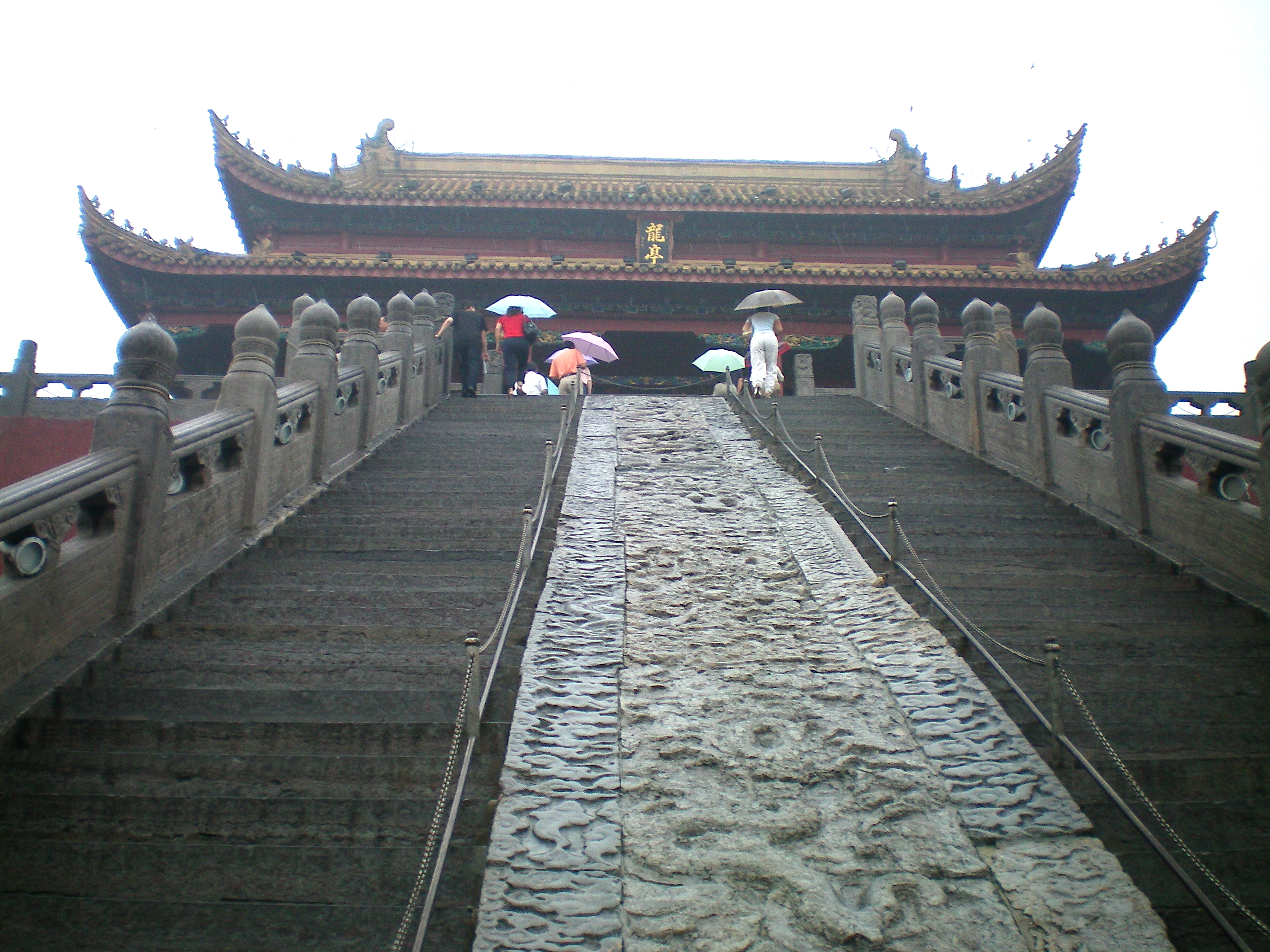 Dragon Pavilion is the main part of Dragon Pavilion Park located in Kaifeng