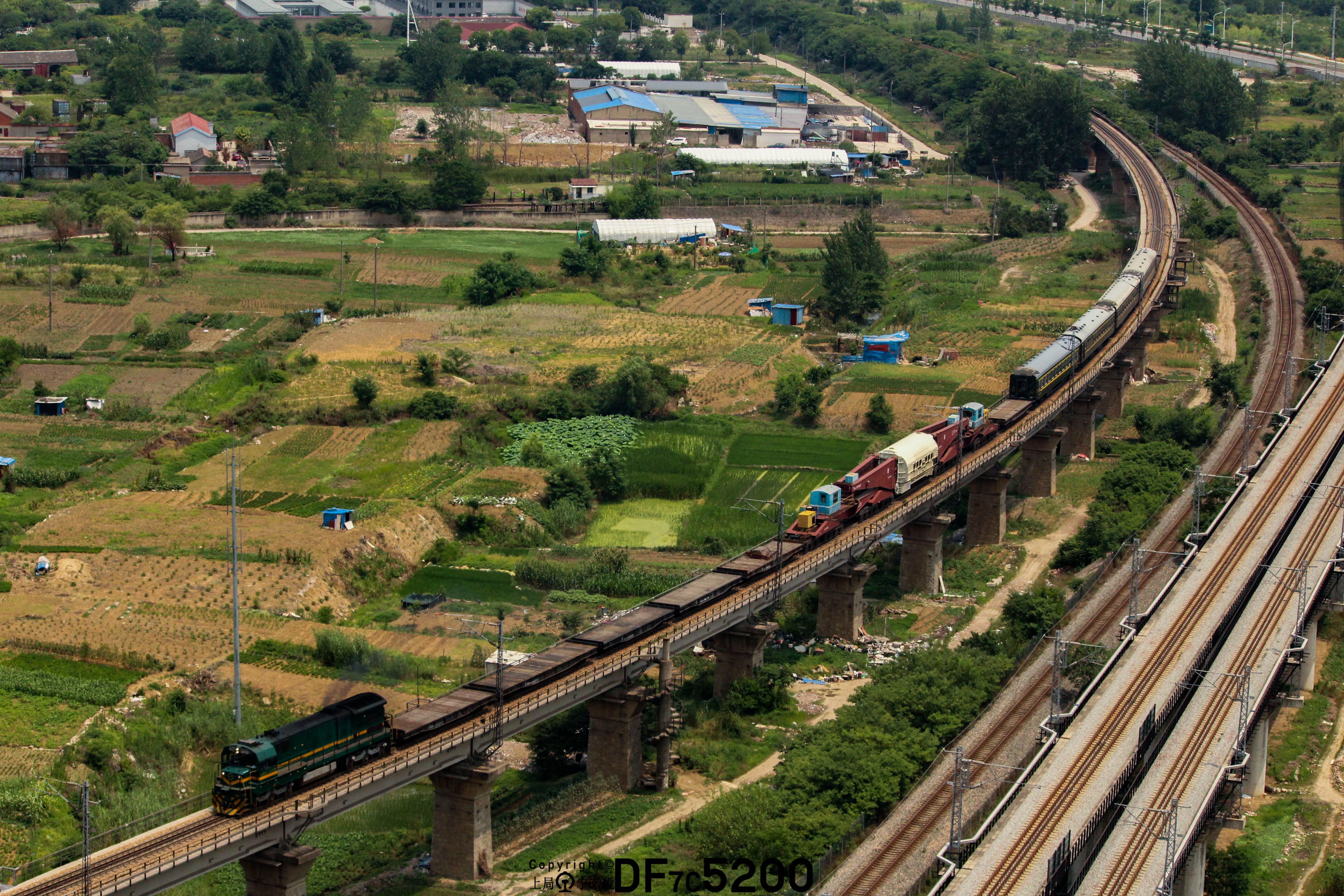​70002 drives in Caoshan Railway