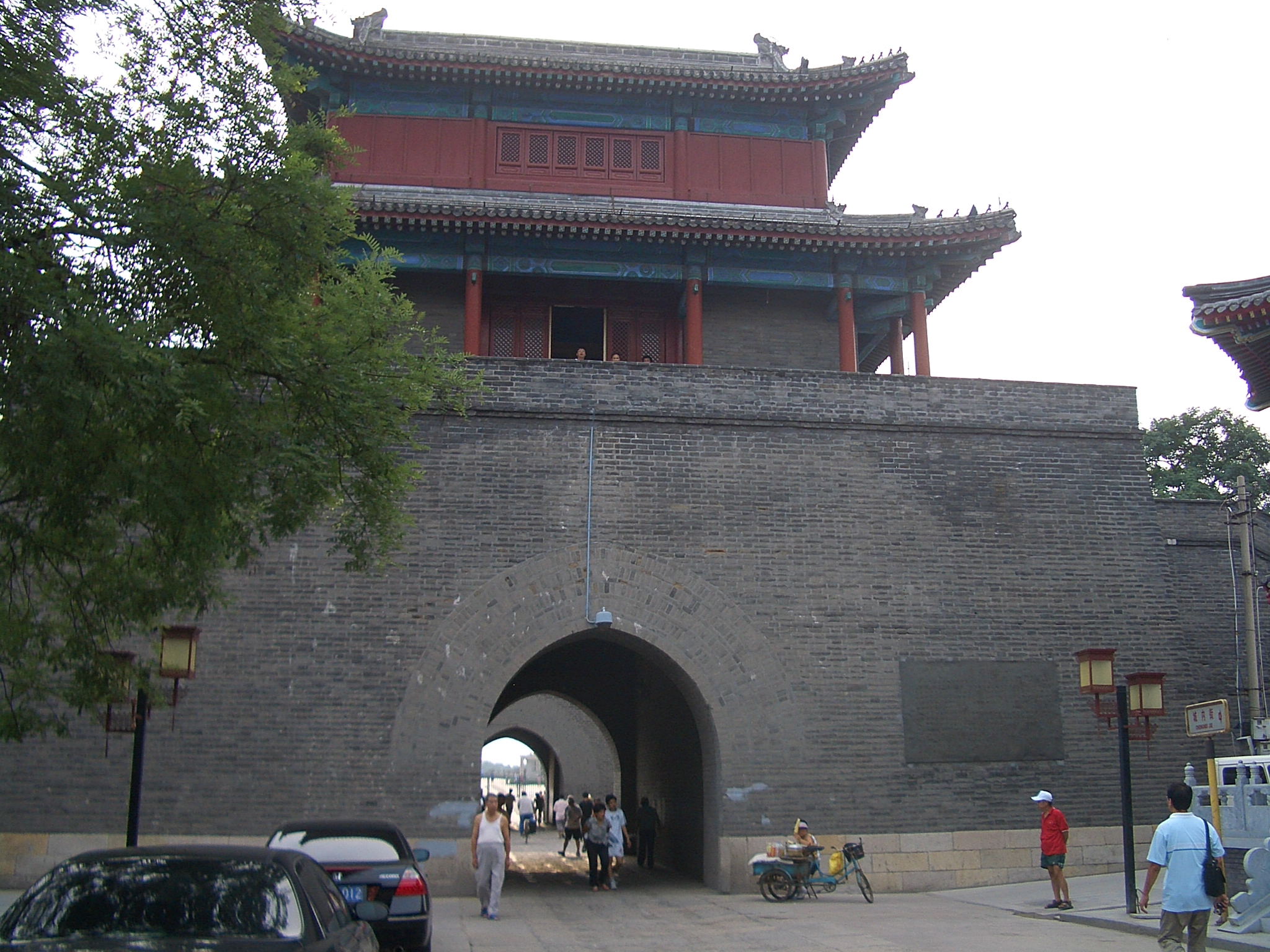The Western Gate of the Beijing's Wanping Castle, facing  Marco Polo