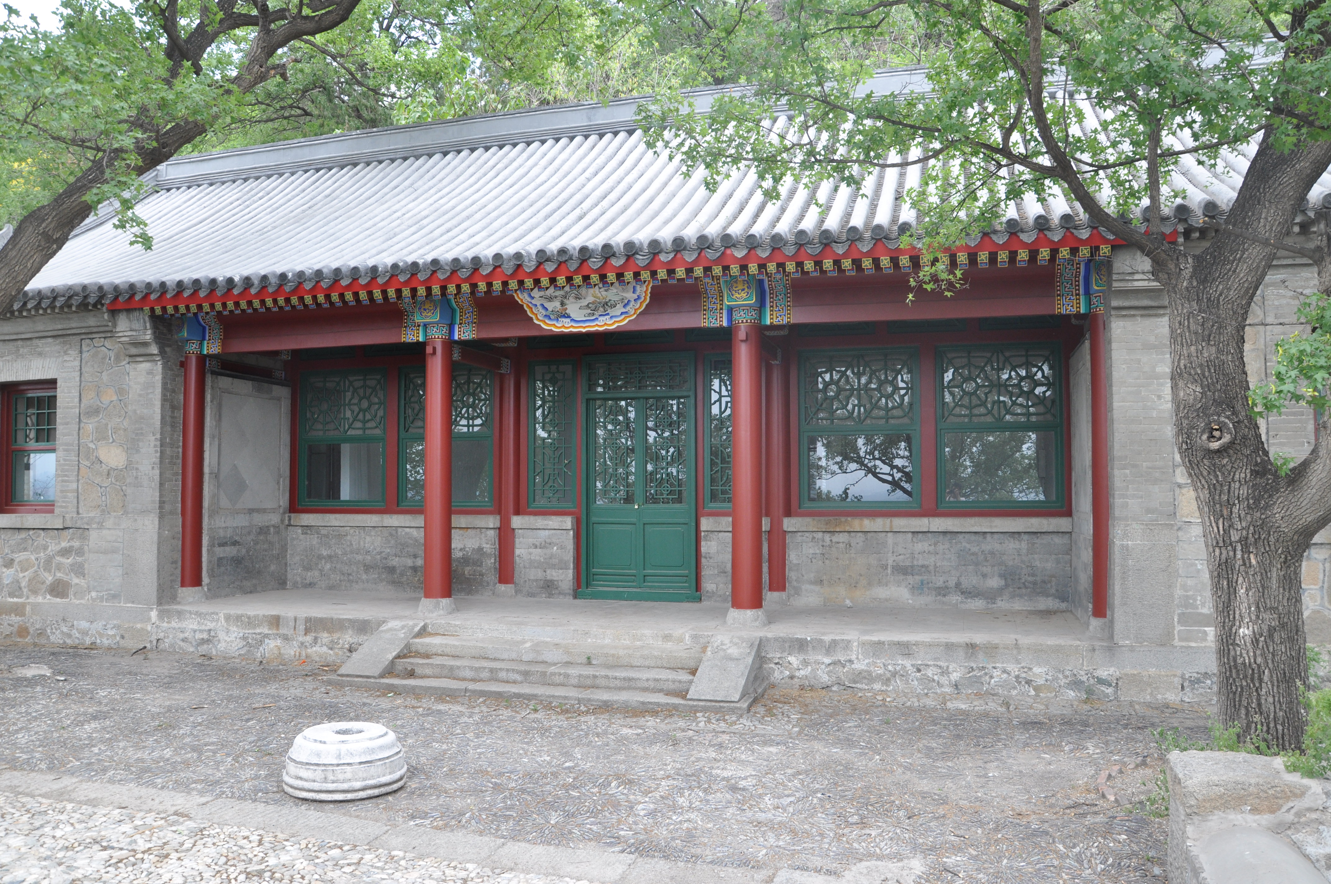 ​贝家花园南房的正面。