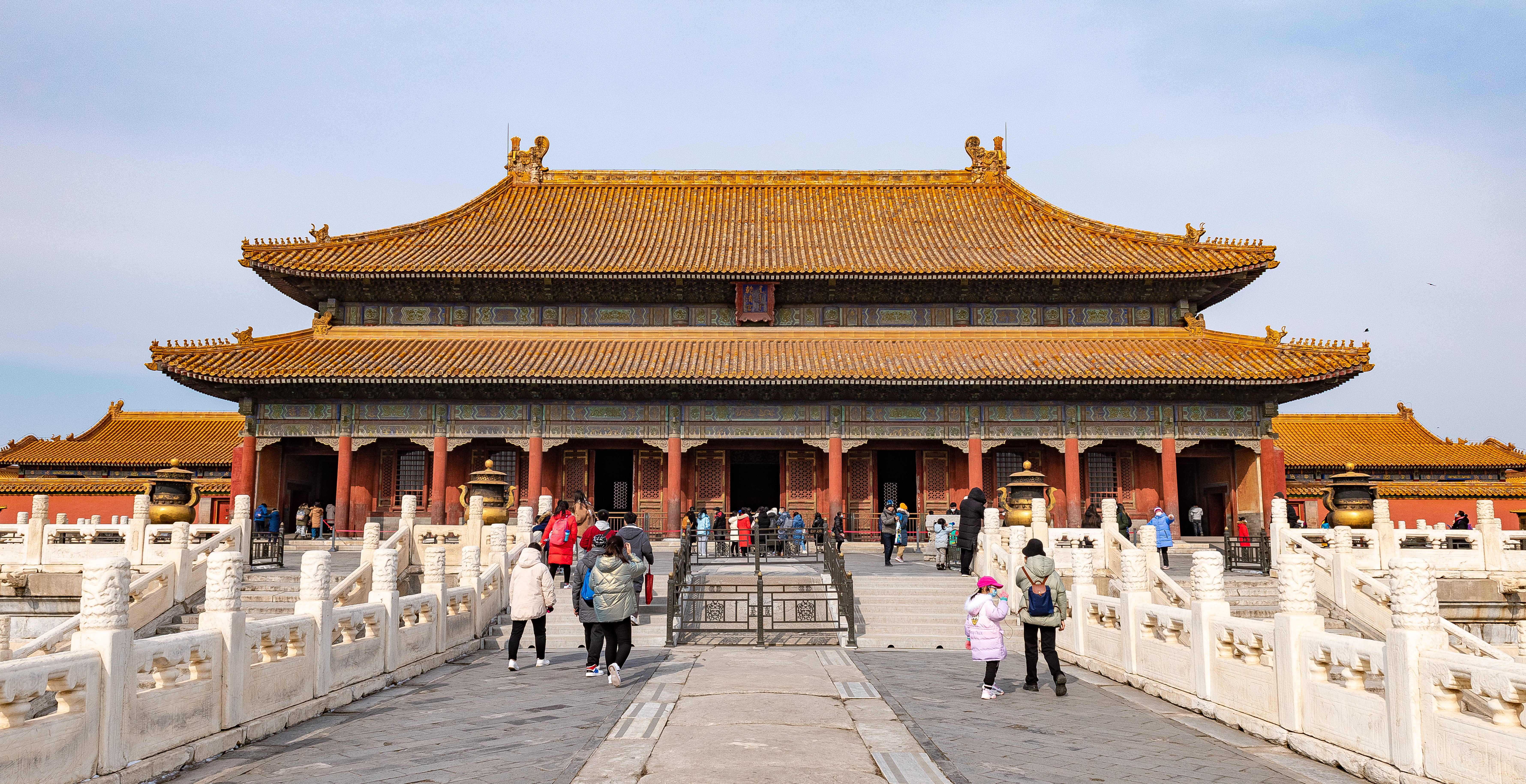 Qianqing Palace, where the famous "Zheng Da Guang Ming" plaque is located.