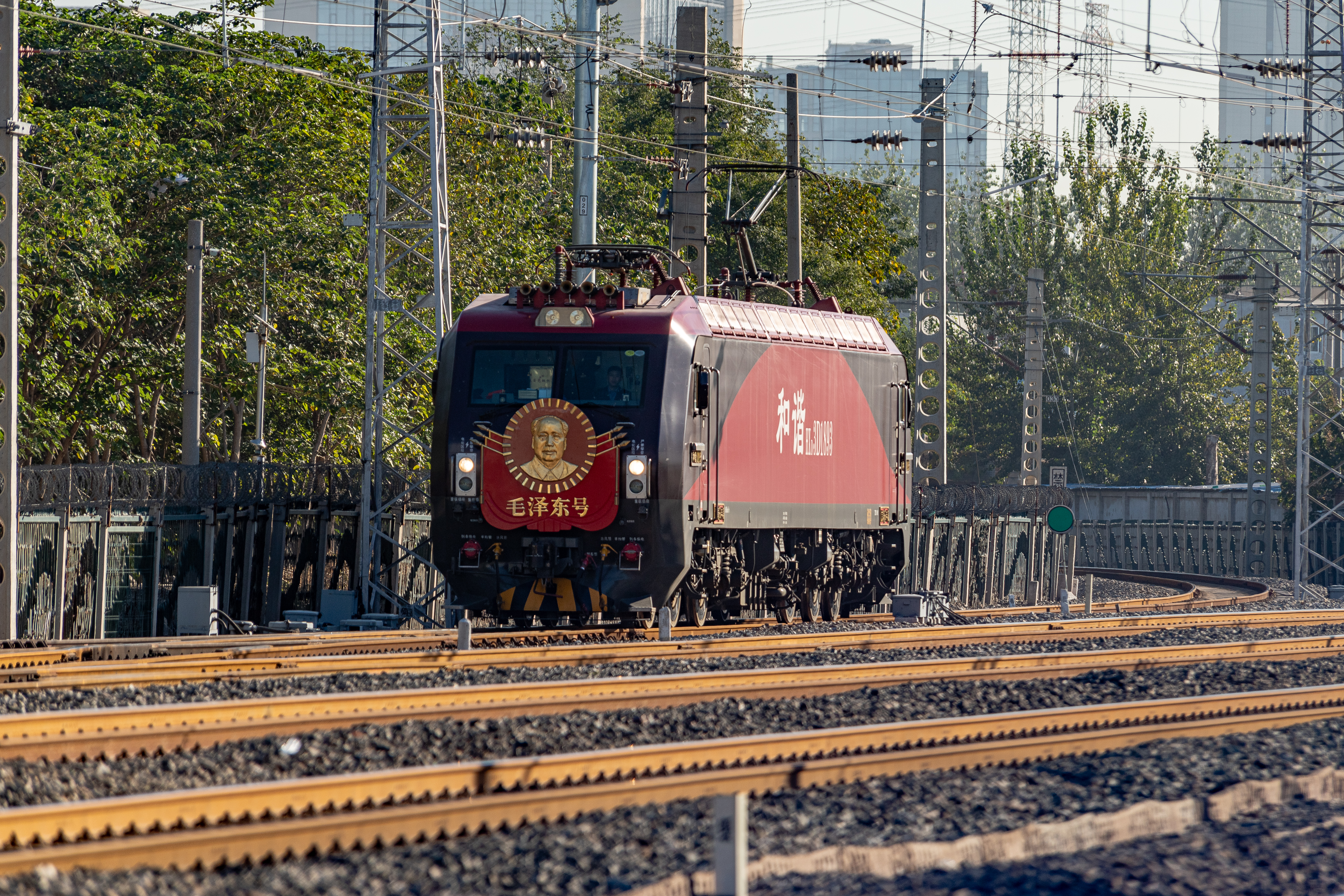 50001 from Beijing West to Fengtai Locomotive Depot, passing the 0km point of Peking-Kalgan Railway.