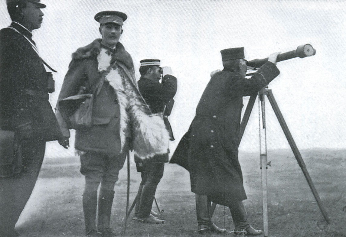 Japanese General Kuroki Tamemoto and British Officier Sir Ian Hamilton during the Battle of Shaho